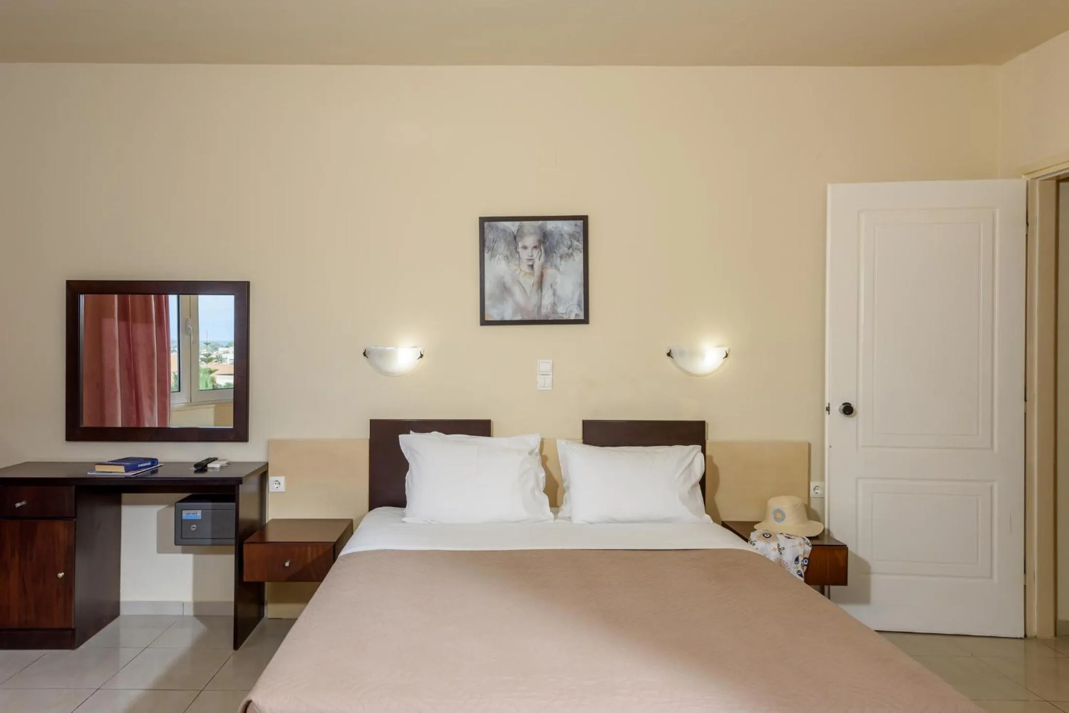 Bedroom, Bed in Eurohotel Theo Hotel