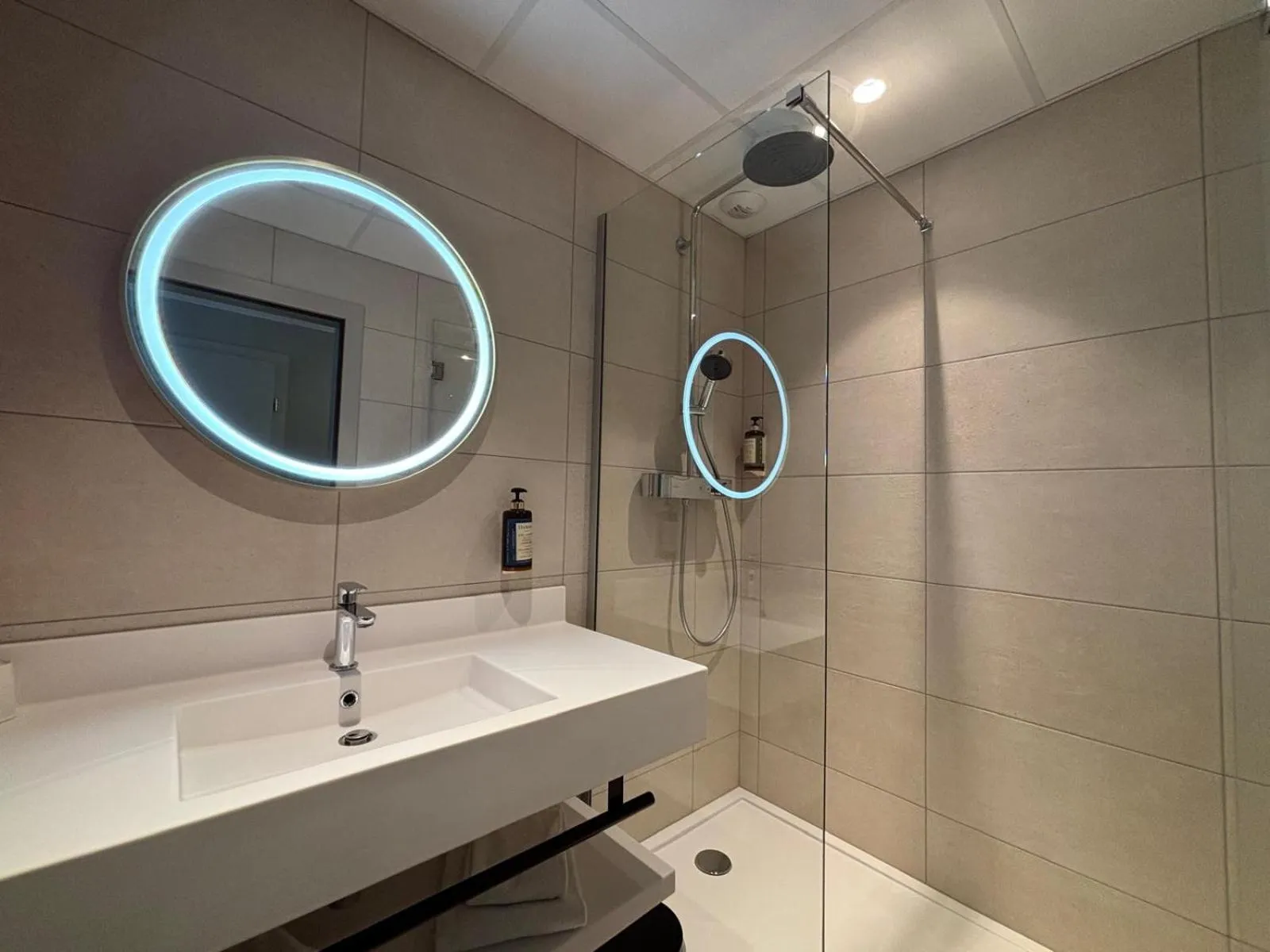 Bathroom in Logis Hotel L'Ours de Mutzig