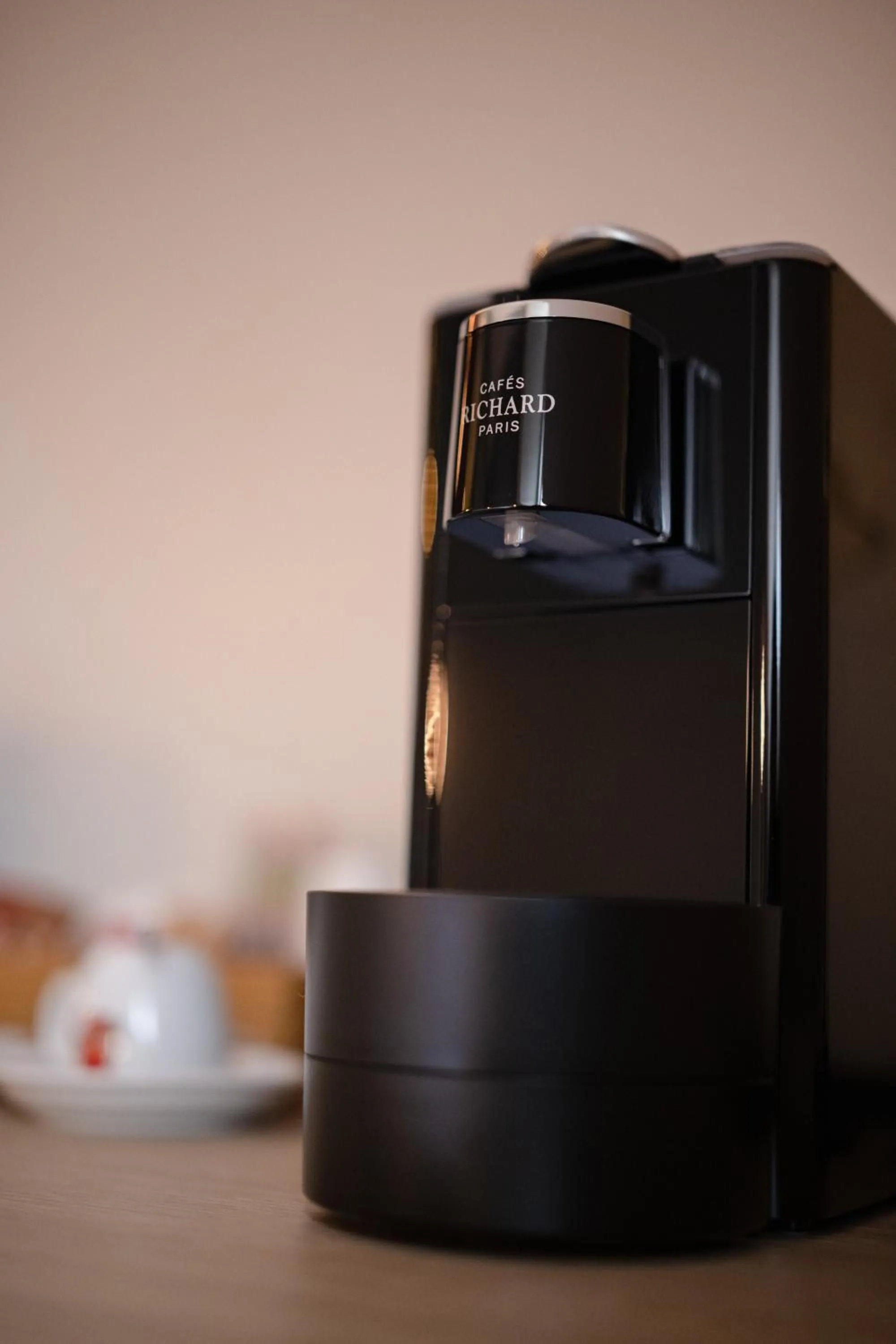 Coffee/tea facilities in Logis Hotel L'Ours de Mutzig