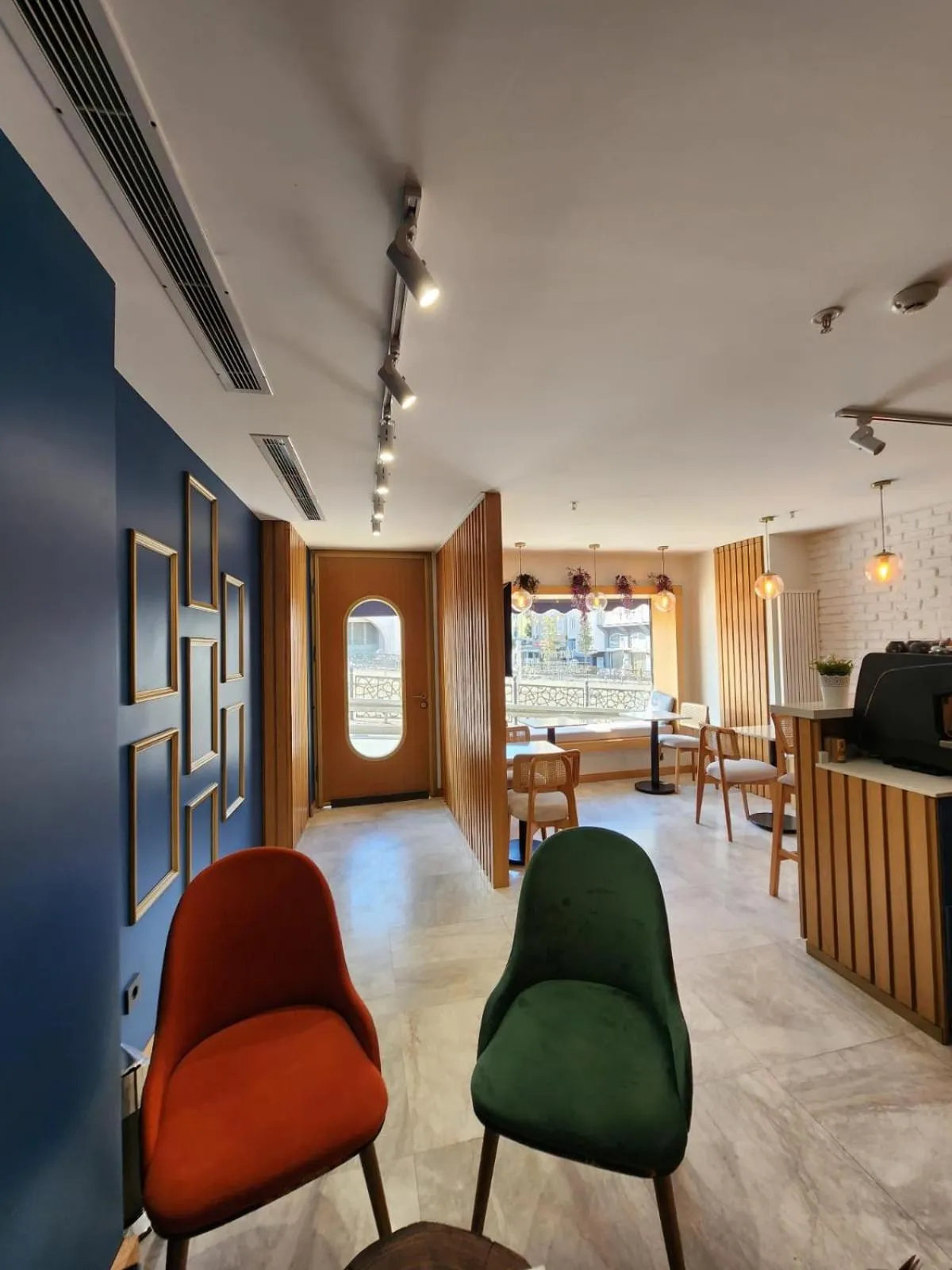 Restaurant/places to eat in Taksim Landhouse Hotel