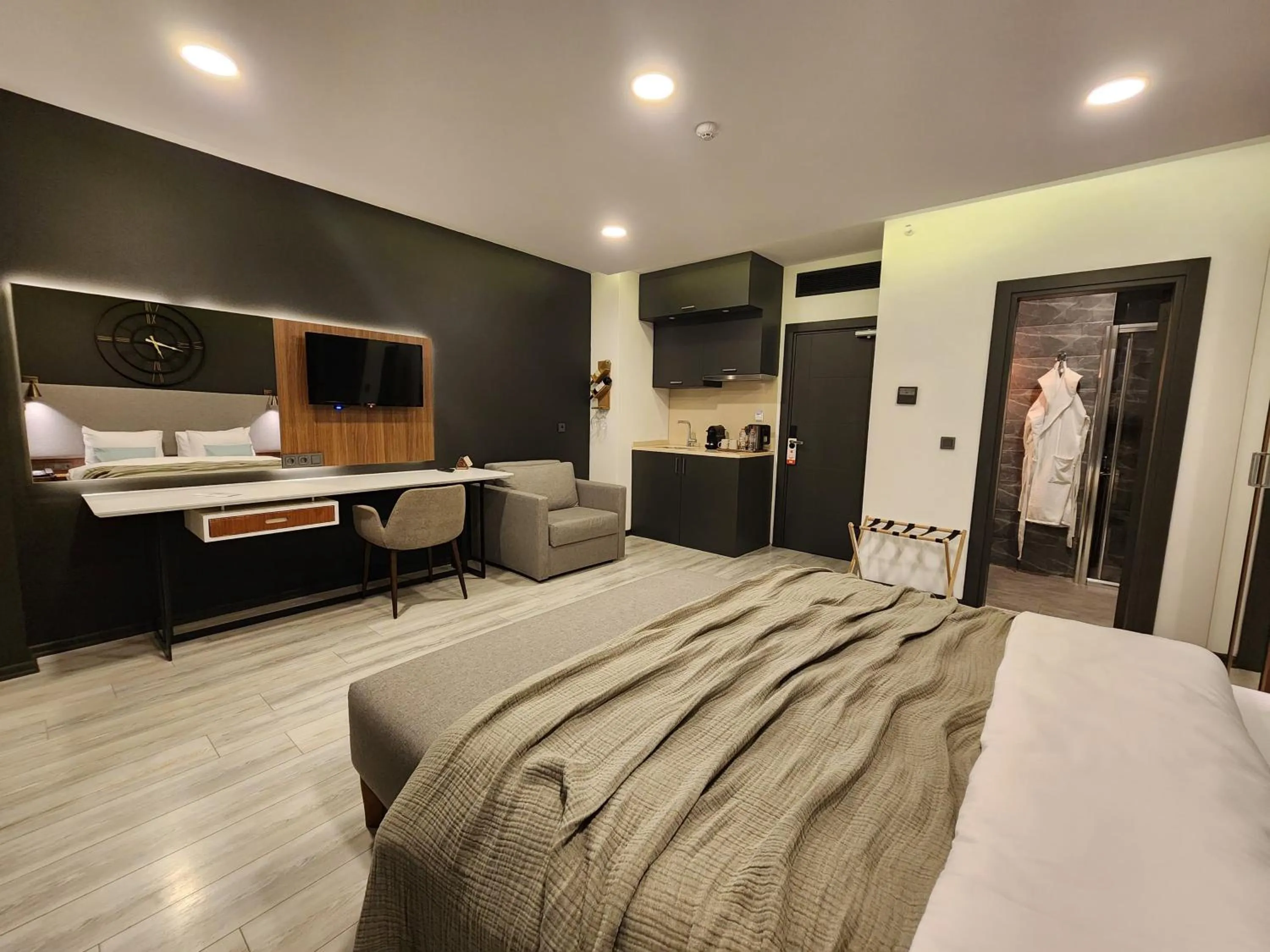 TV and multimedia, Bed in Taksim Landhouse Hotel