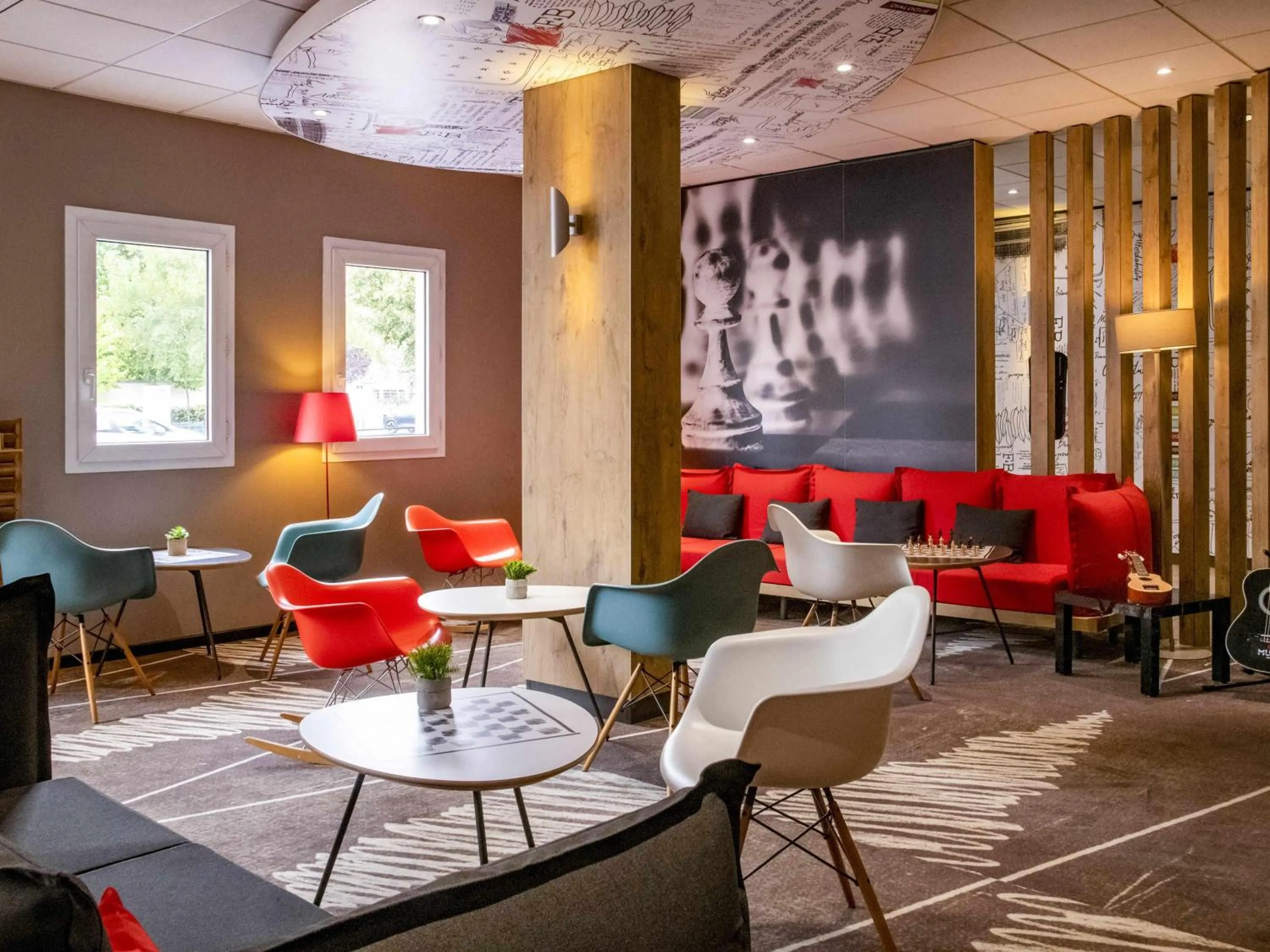 Restaurant/places to eat in ibis Gap Centre