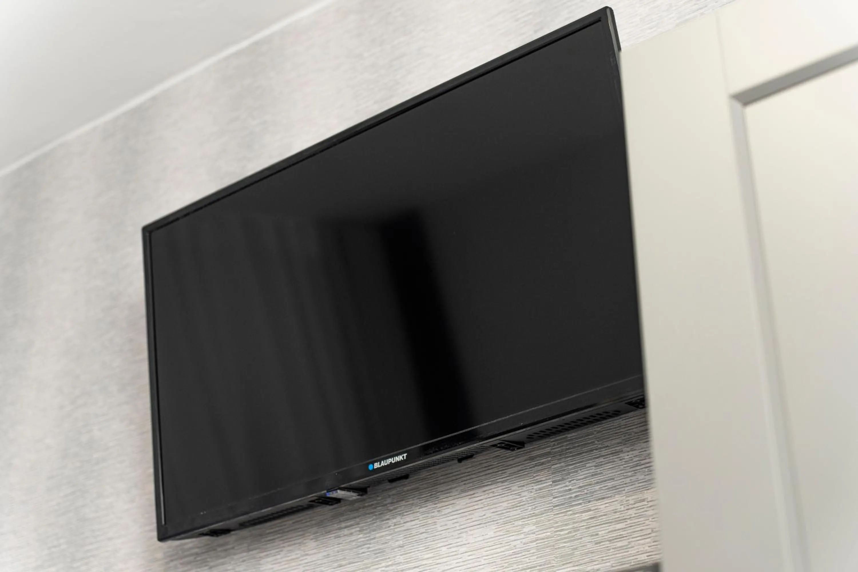 TV and multimedia in Elegant Apartments