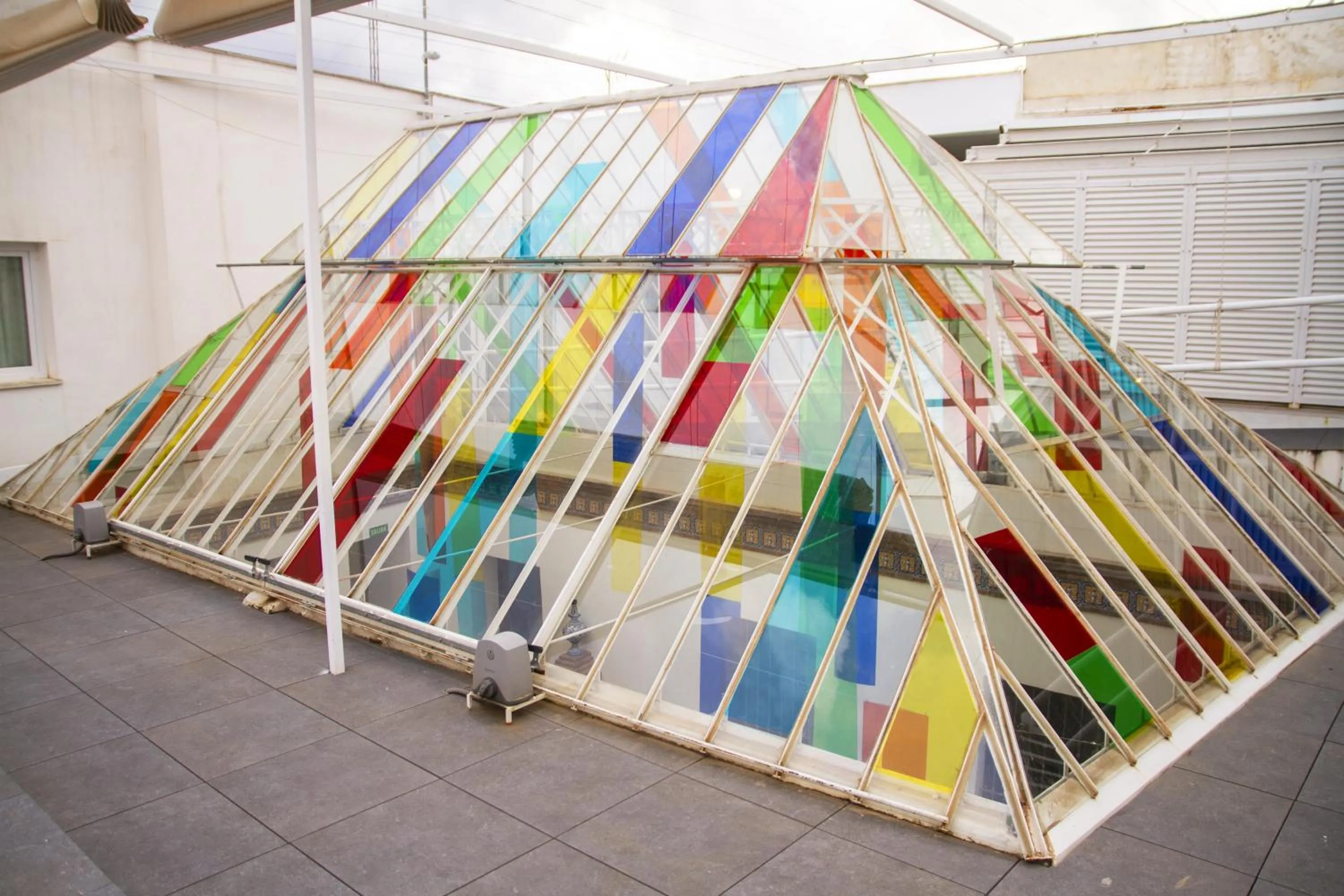 Property building in room00 Salvador Hostel