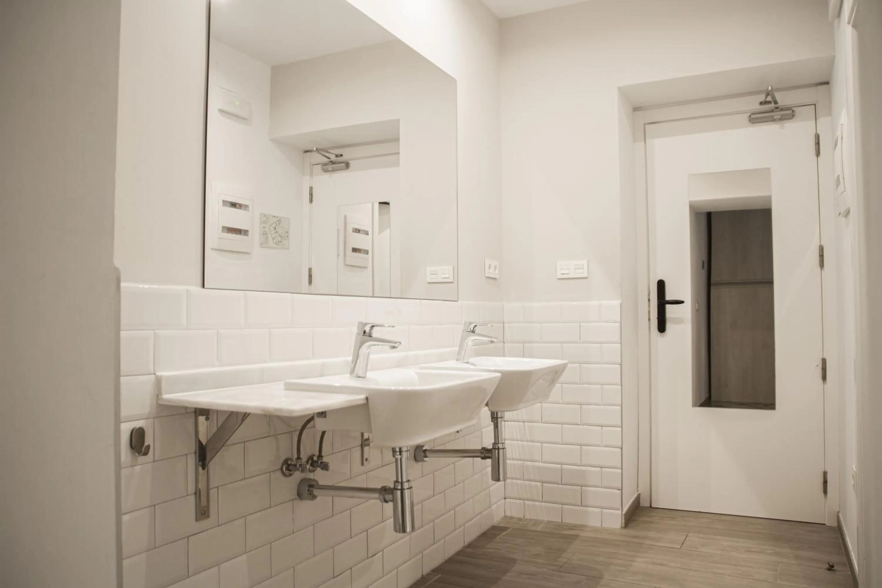 Toilet in room00 Salvador Hostel