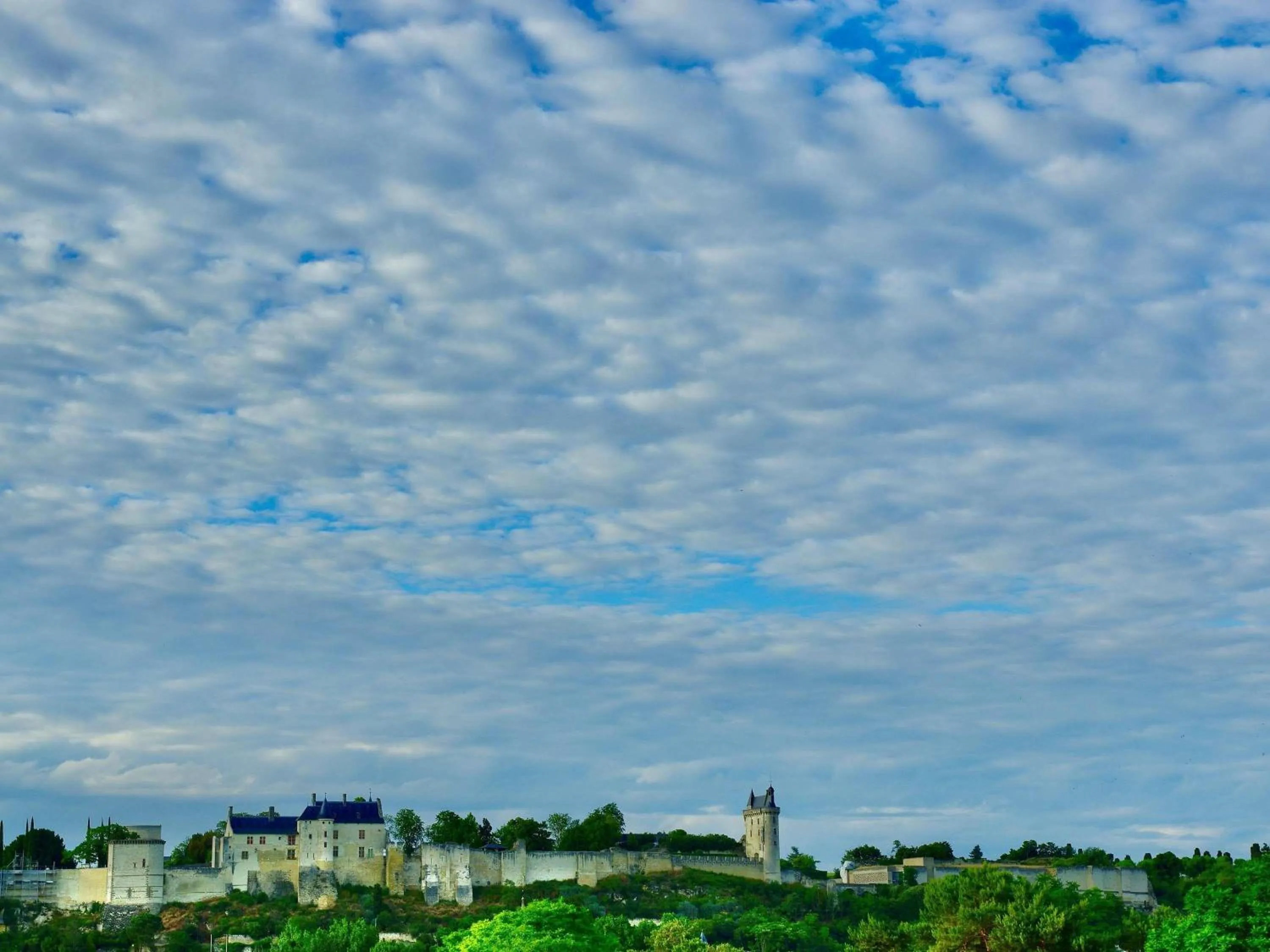 Bedroom in ibis Styles Chinon