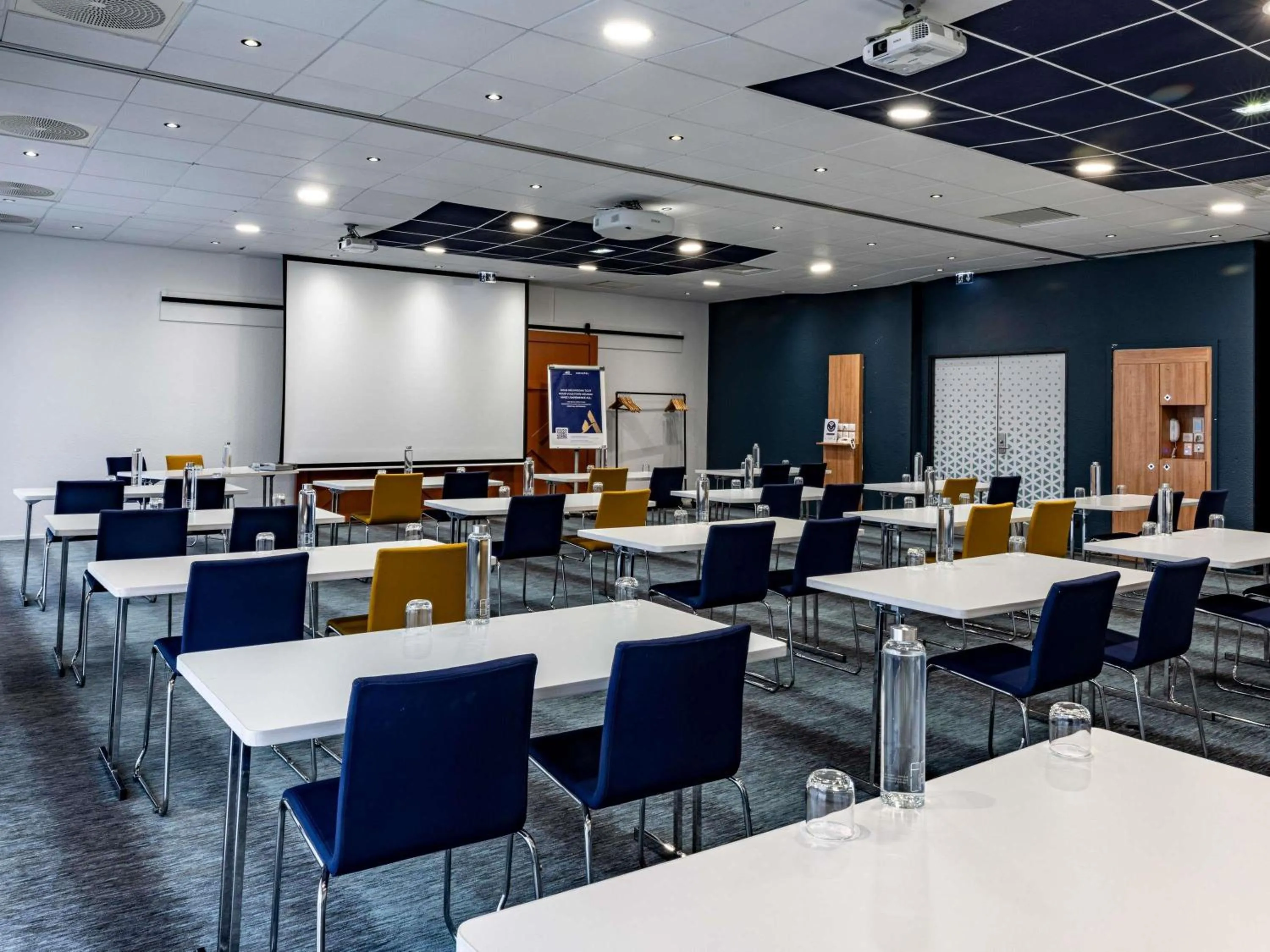 Meeting/conference room in Novotel Beaune