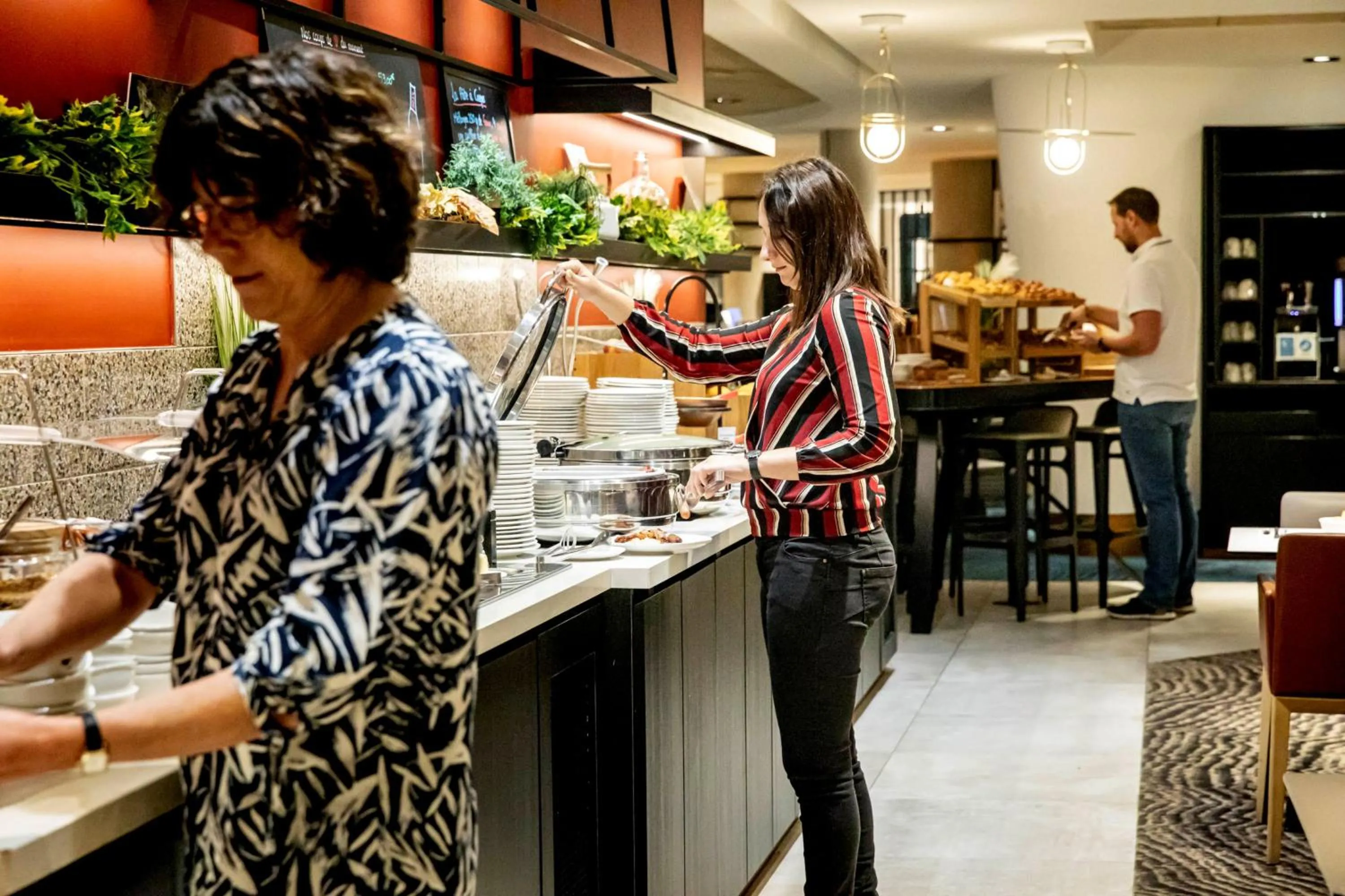 Continental breakfast in Novotel Beaune