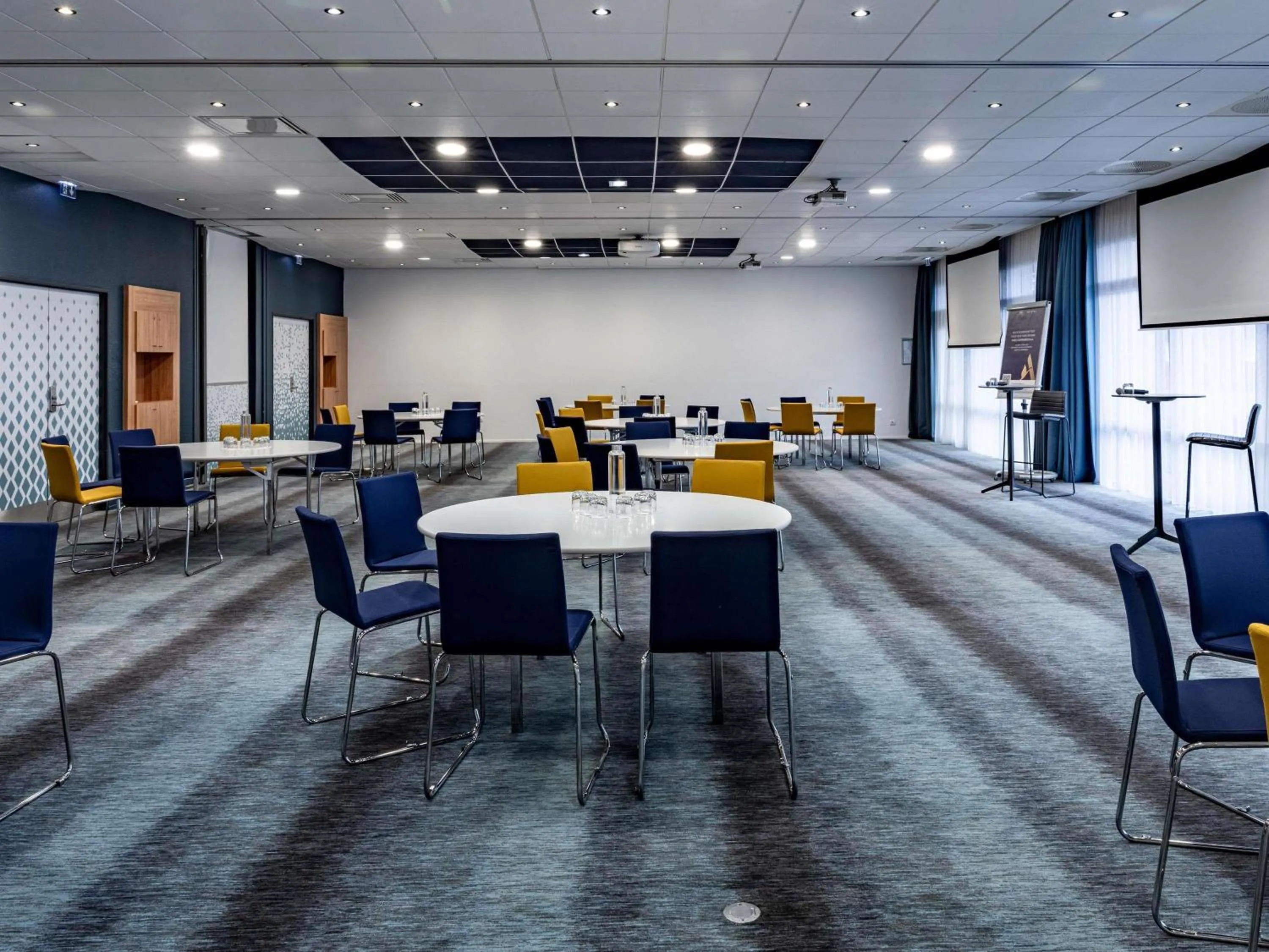 Meeting/conference room in Novotel Beaune