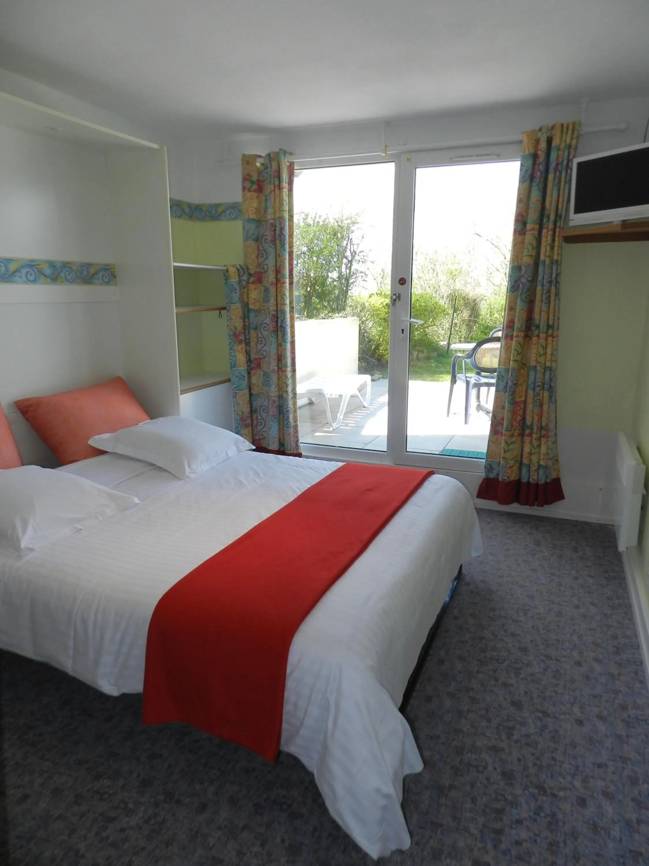 Double Room with Terrace and Garden View in Hôtel Le Vivier WISSANT - Vue Mer - Côte d'Opale - Baie de Wissant - 2CAPS