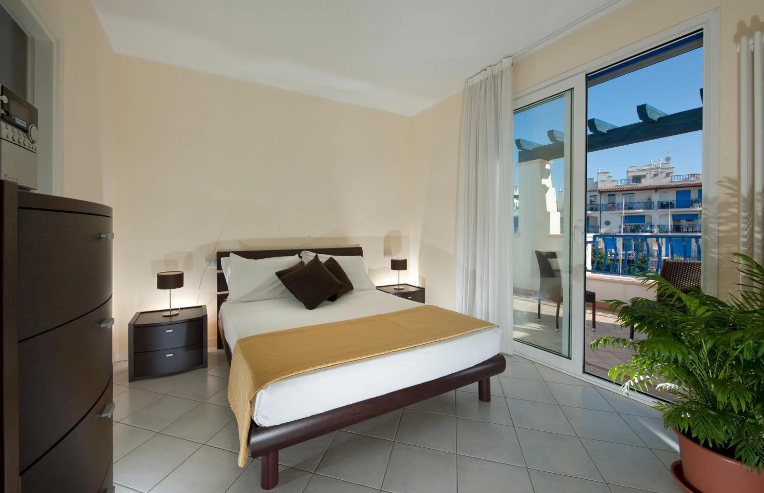 Bedroom, Bed in Portoverde Beach Apartments