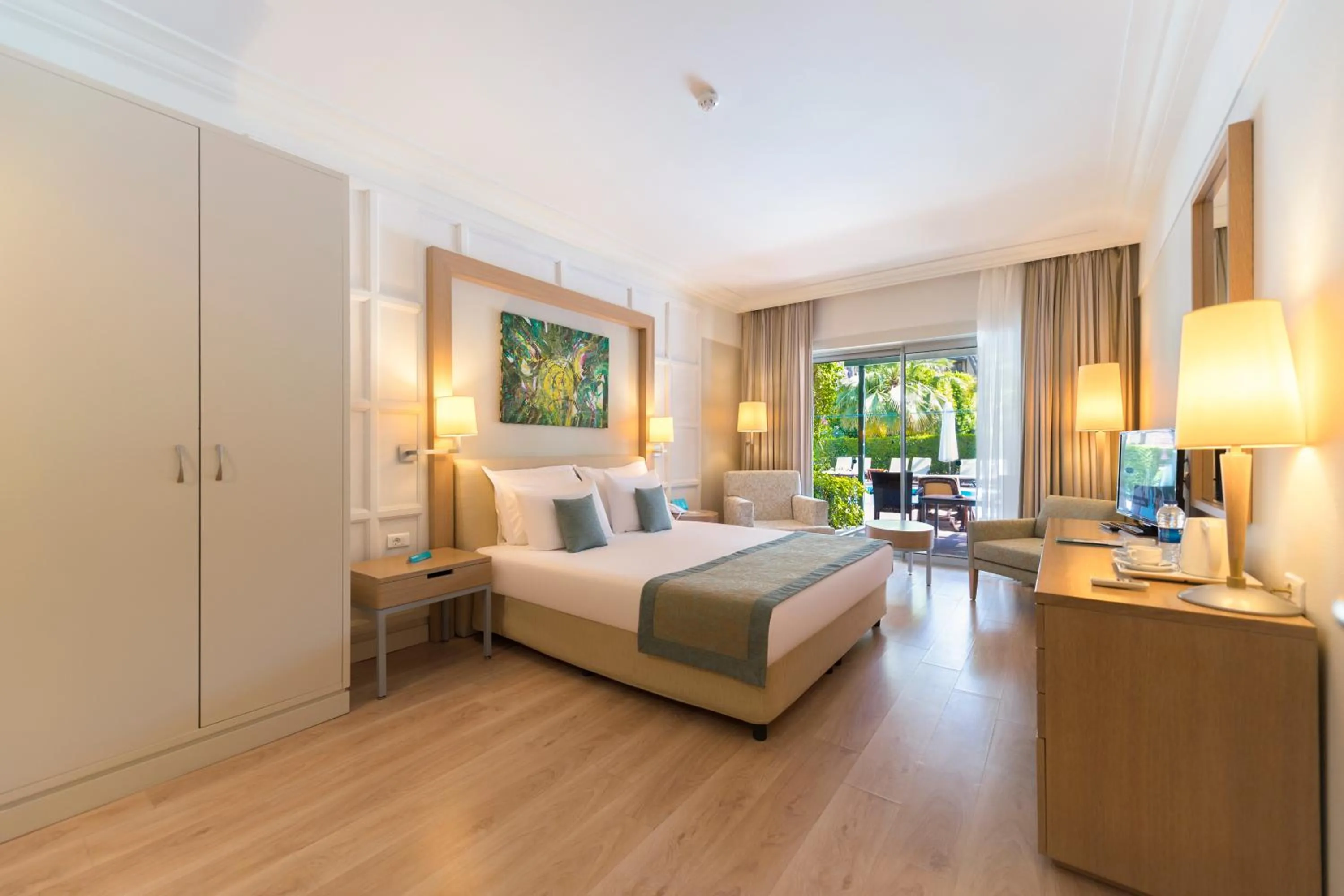 Bedroom, Bed in Turquoise Hotel