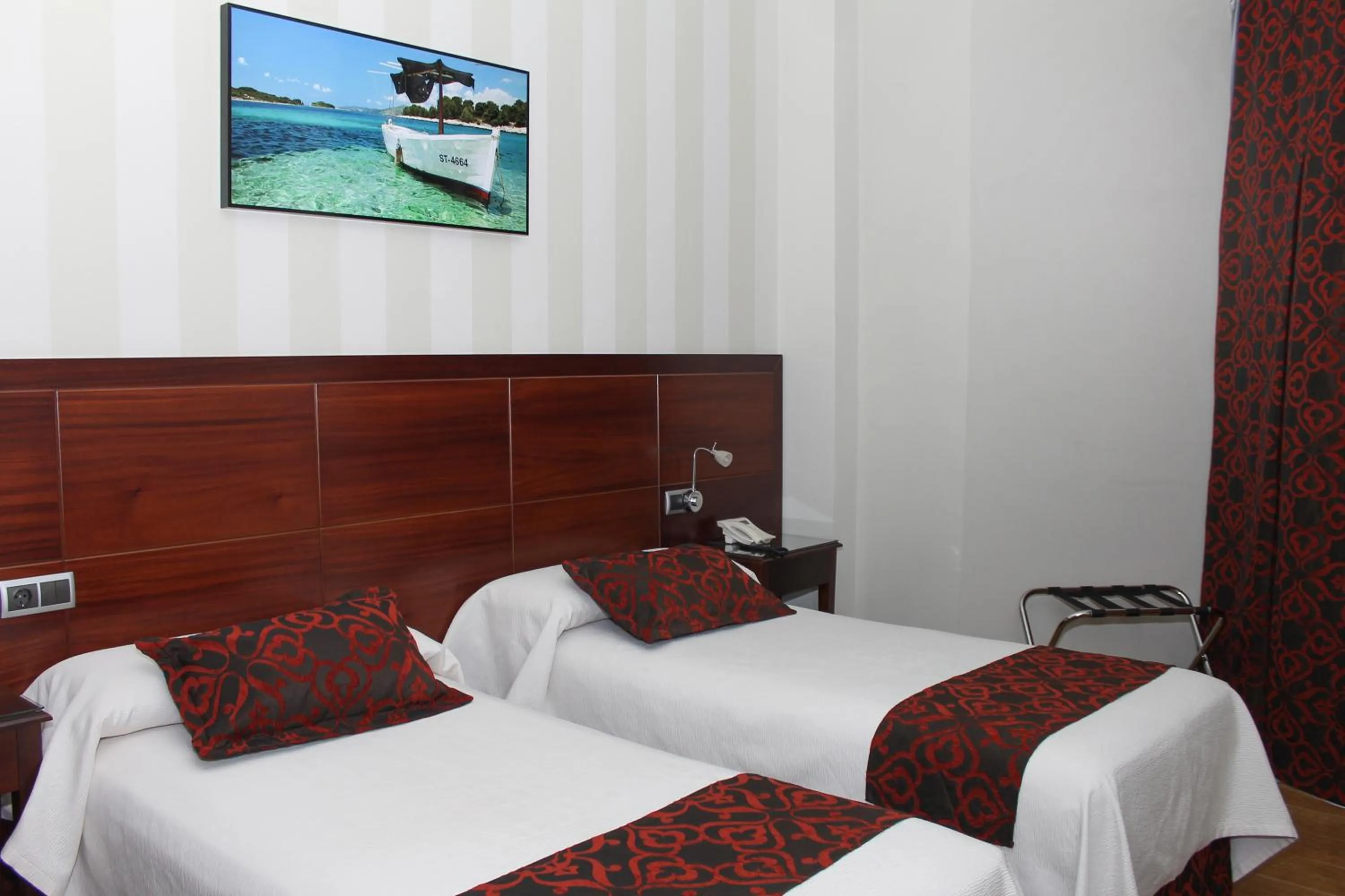 Bedroom, Bed in Hotel LB Lebrija by MA 22 Puntos