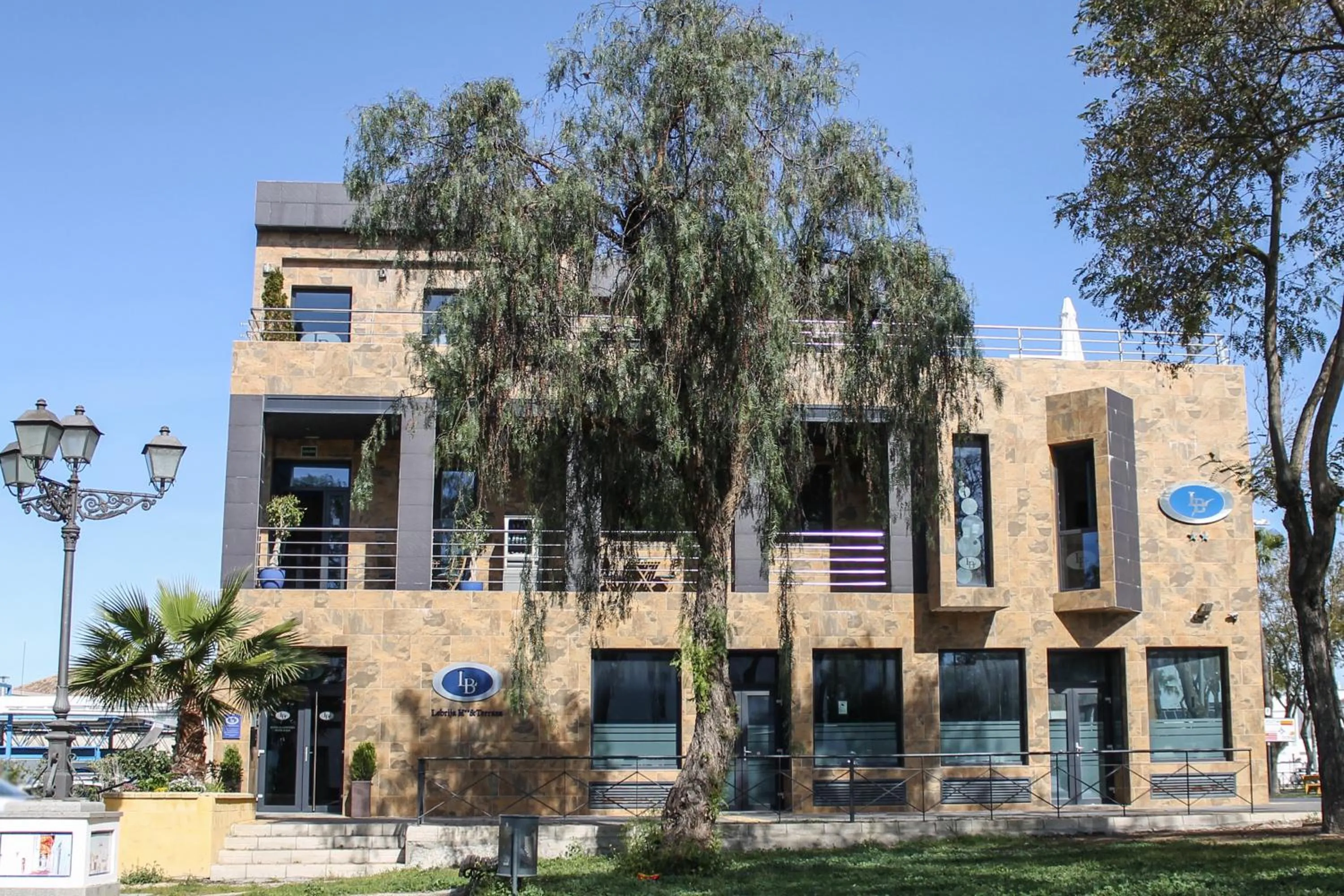 Property building in Hotel LB Lebrija by MA 22 Puntos