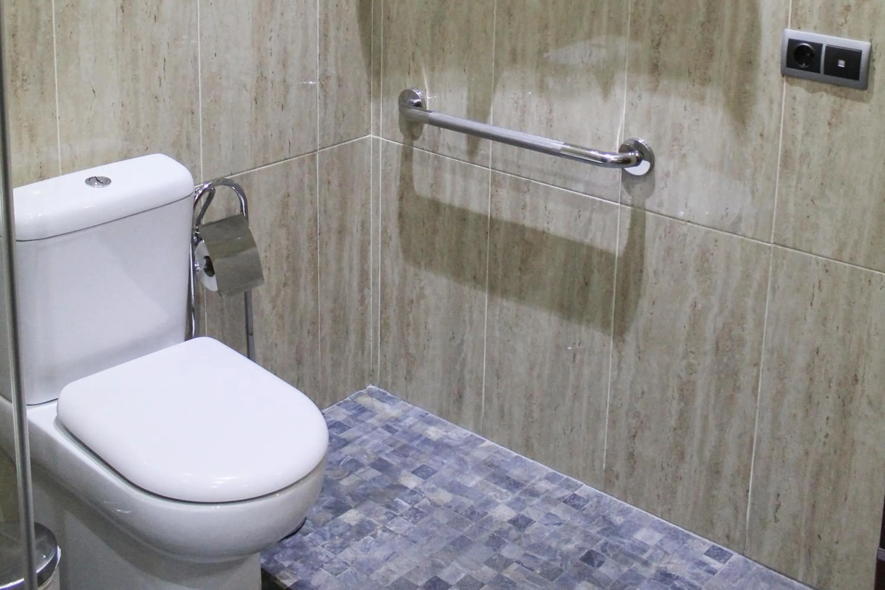 Bathroom in Hotel LB Lebrija by MA 22 Puntos