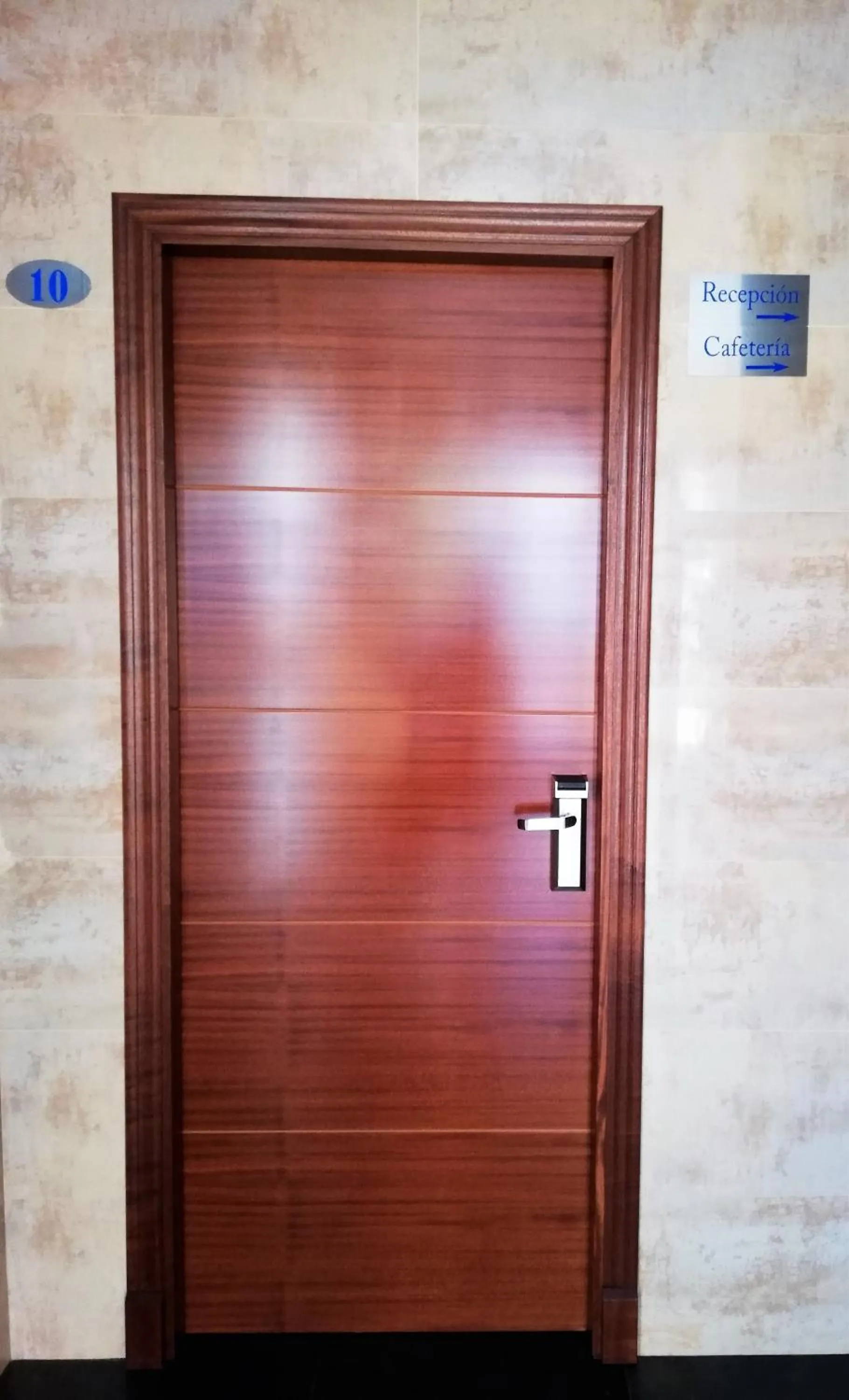 Logo/Certificate/Sign in Hotel LB Lebrija by MA 22 Puntos