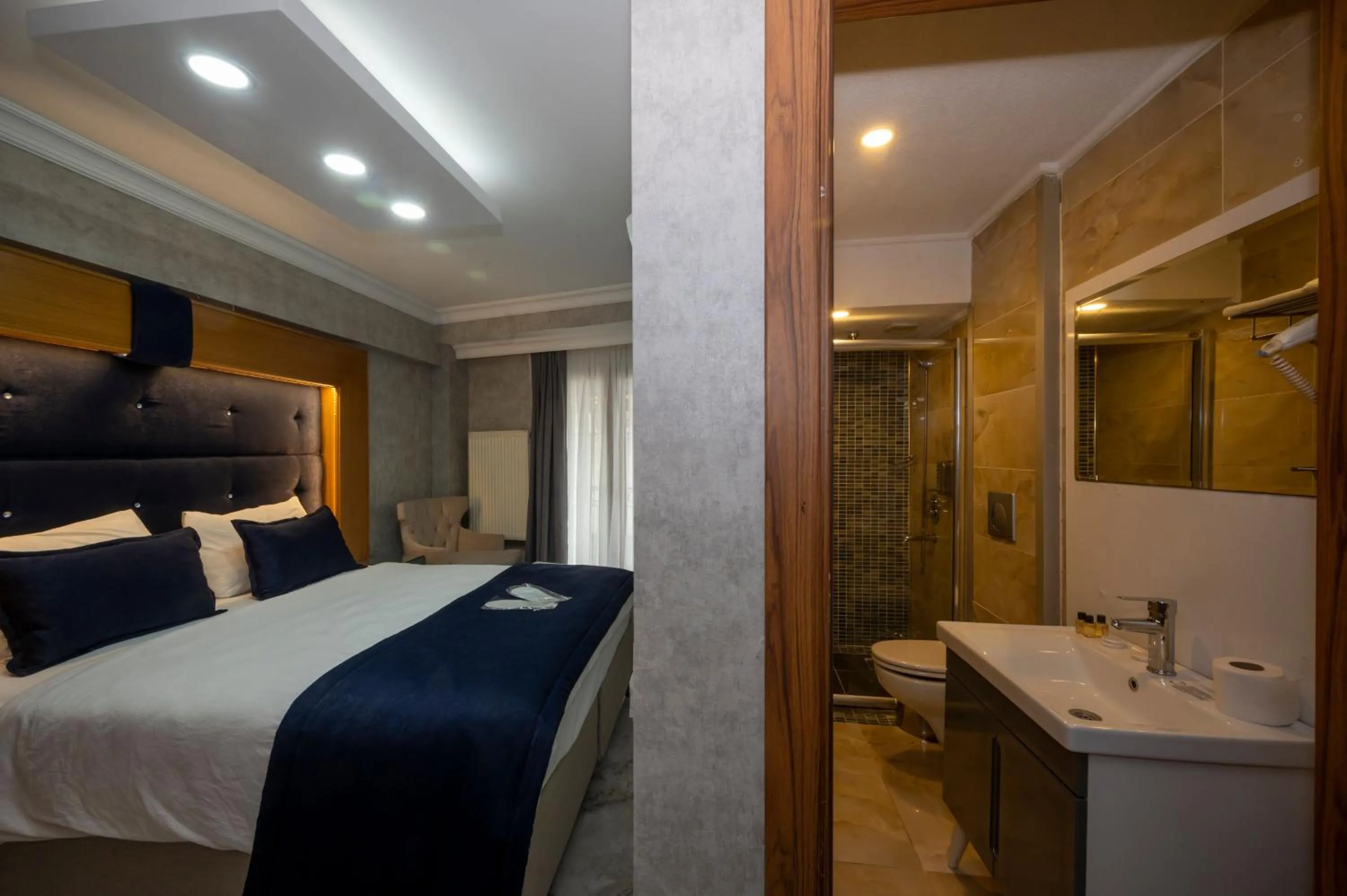 Toilet, Bed in Tamara Residence Hotel İstanbul