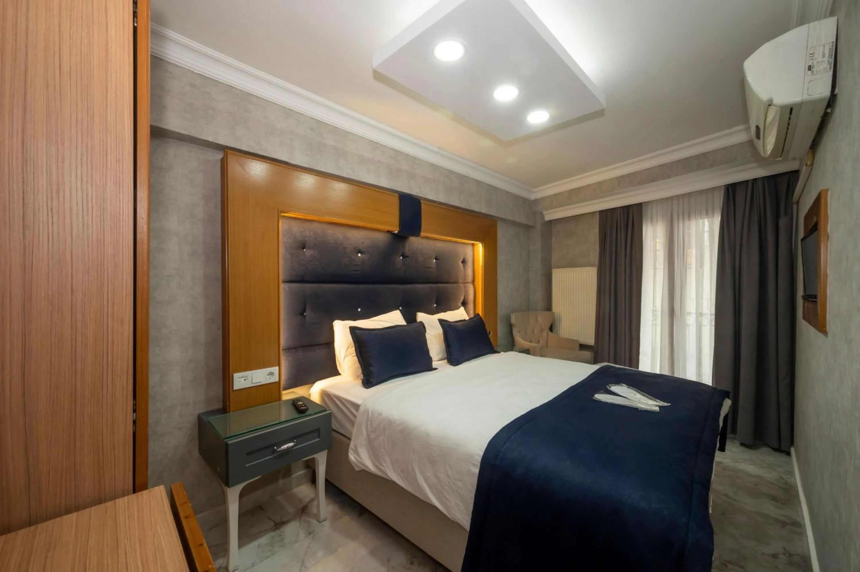 Photo of the whole room, Bed in Tamara Residence Hotel İstanbul