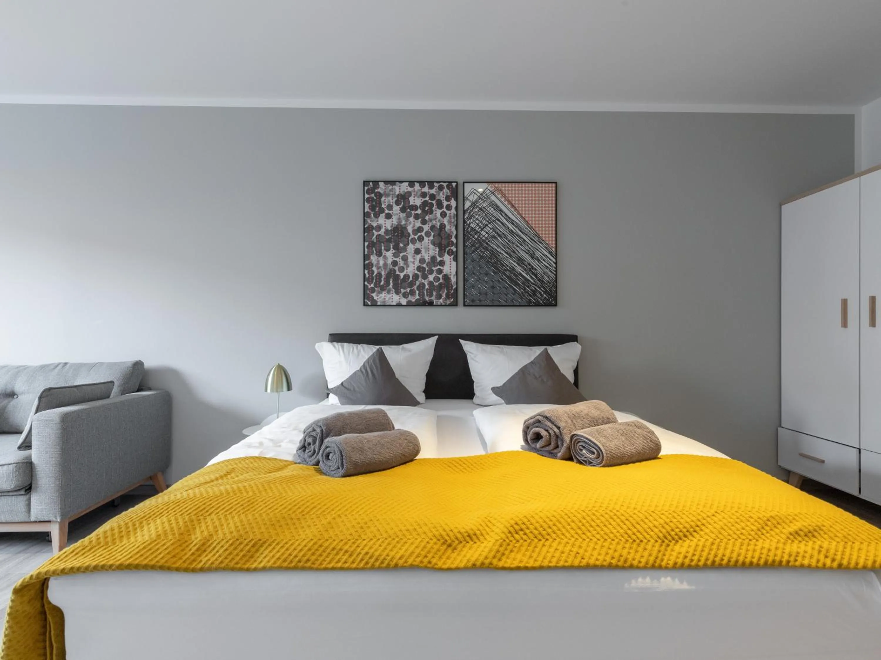 Bed in Limehome Essen Kibbelstraße