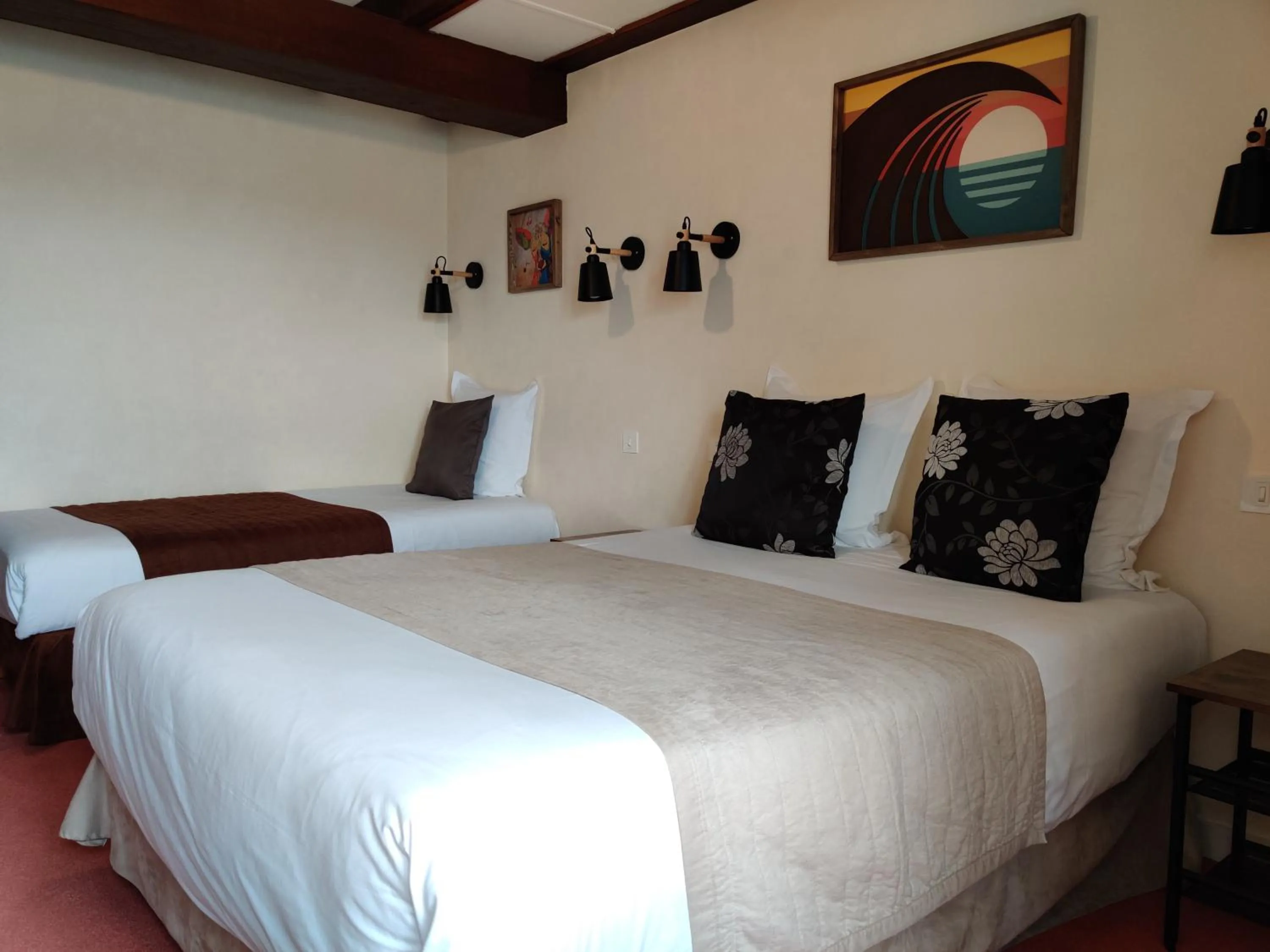 Bed in Hotel Du Tertre