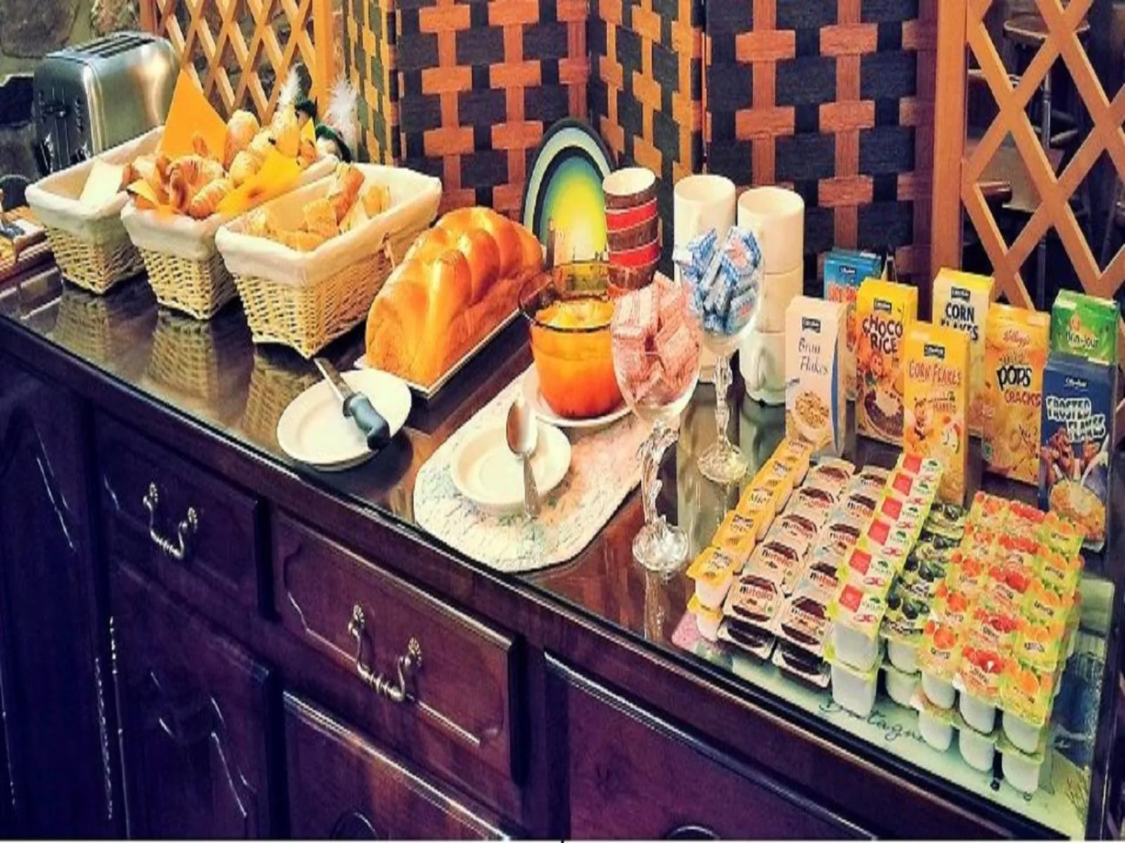 Continental breakfast in Hotel Du Tertre