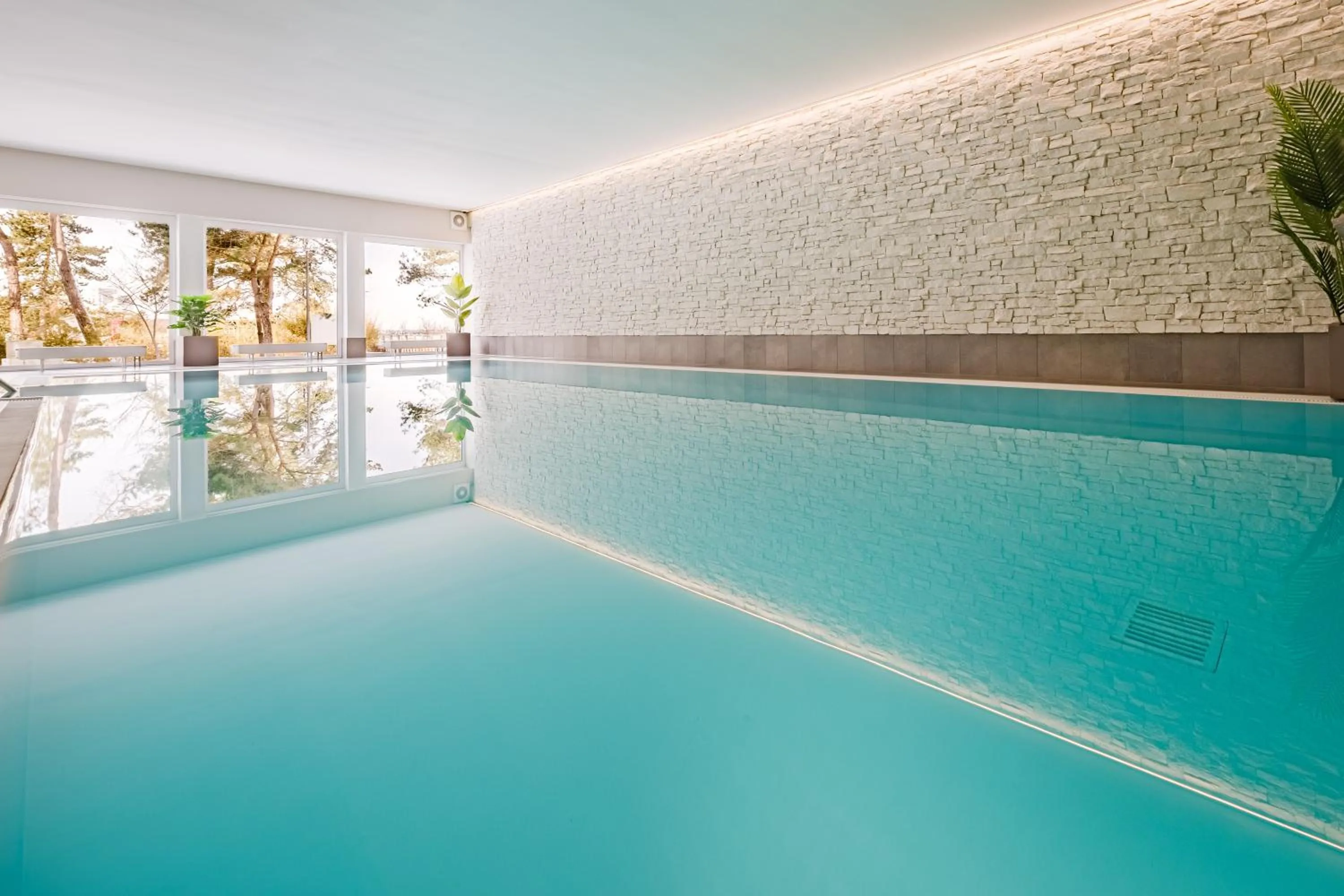 Swimming pool in Hotel Bellevue