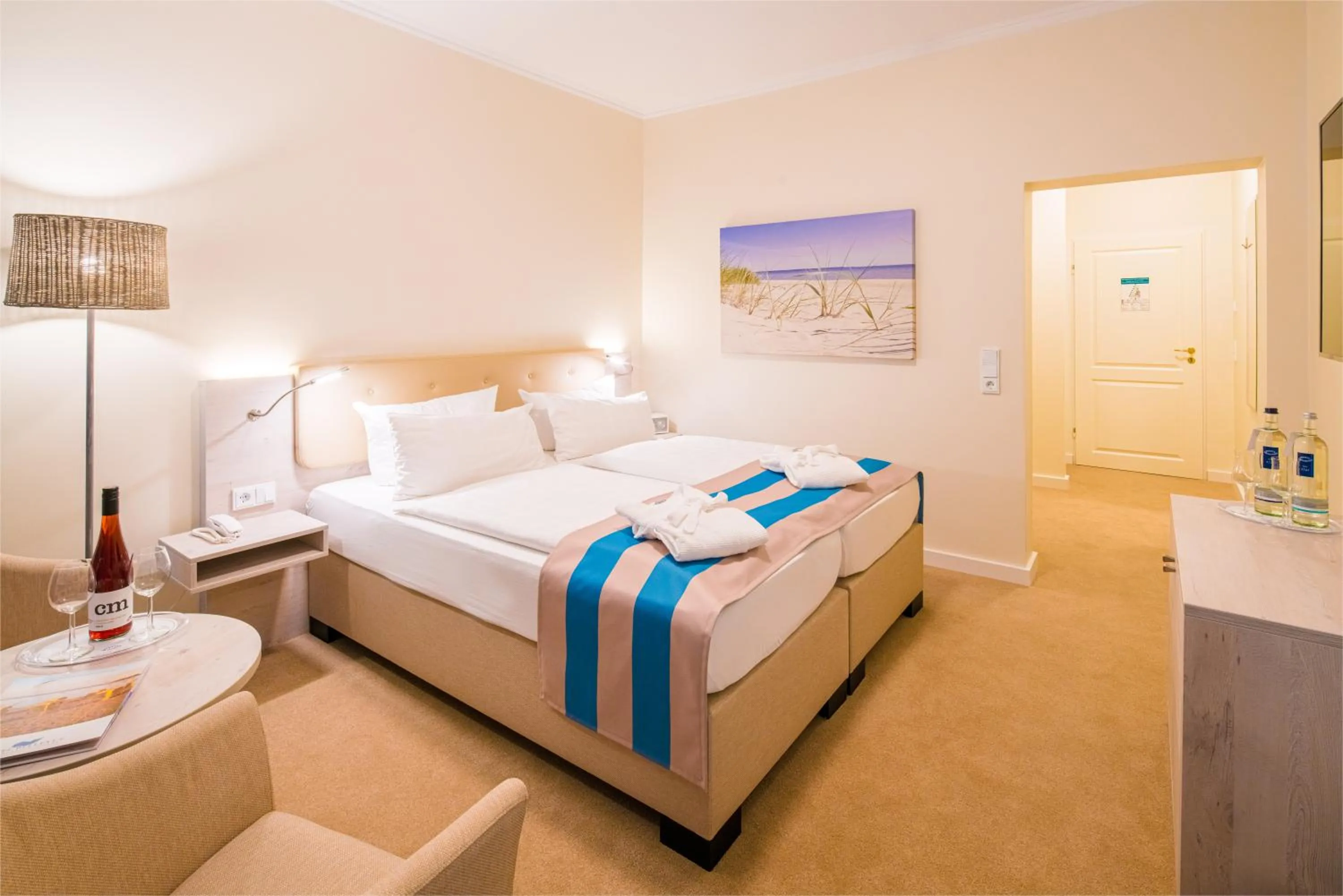 Street view, Bed in Hotel Bellevue
