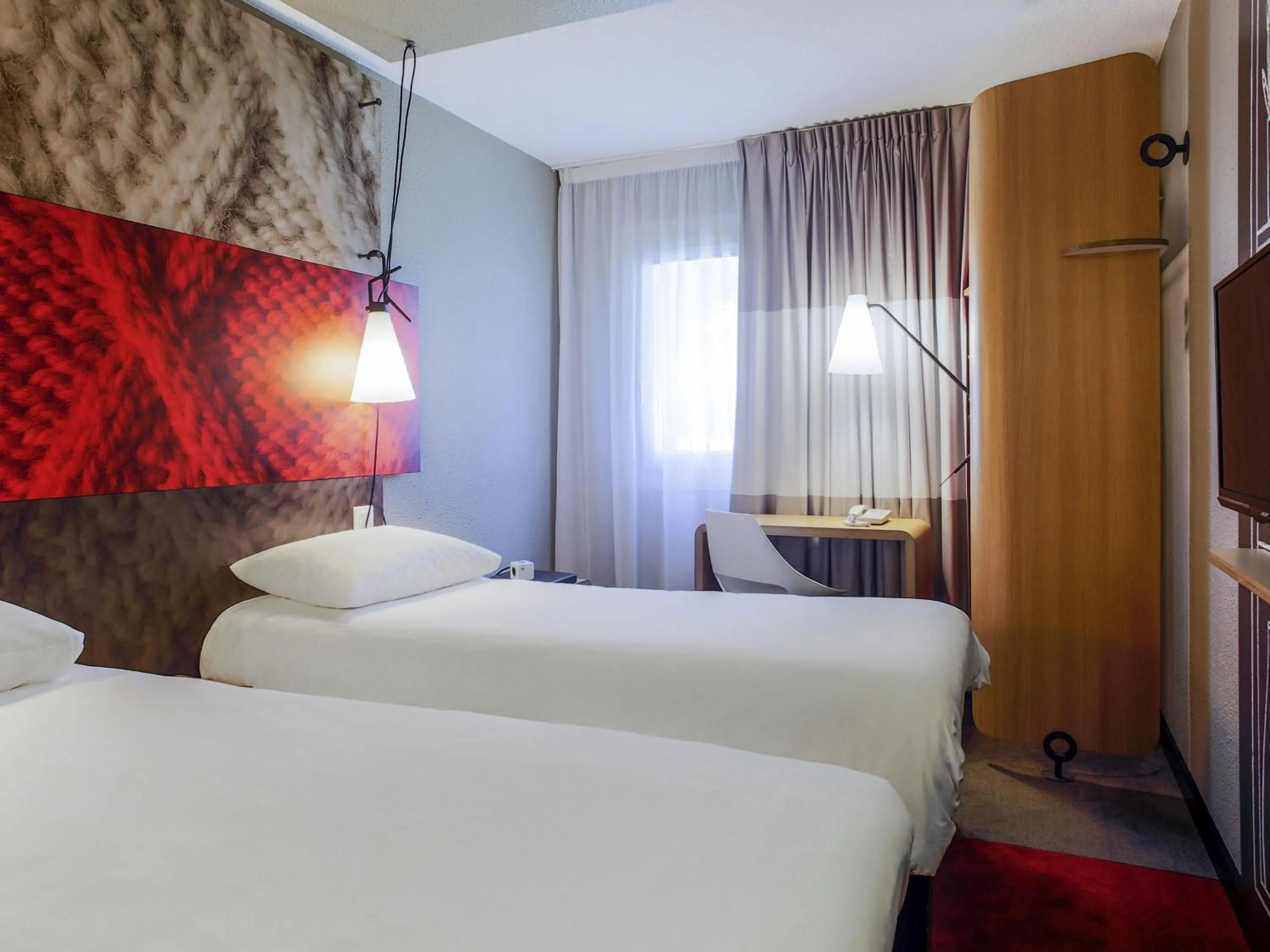 Bedroom, Bed in ibis Lyon Caluire Cité Internationale