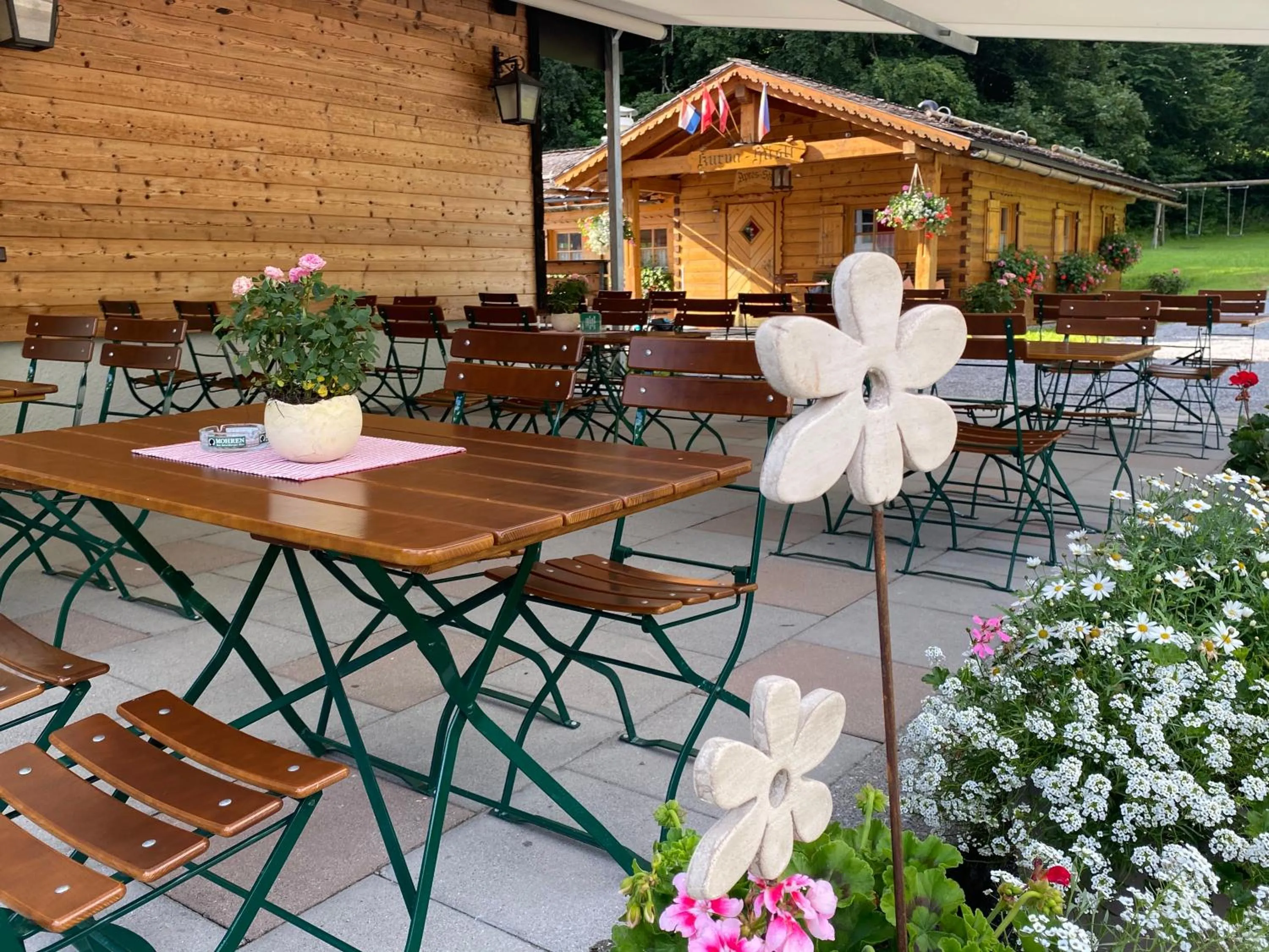 Restaurant/places to eat in Gasthaus Sulzfluh