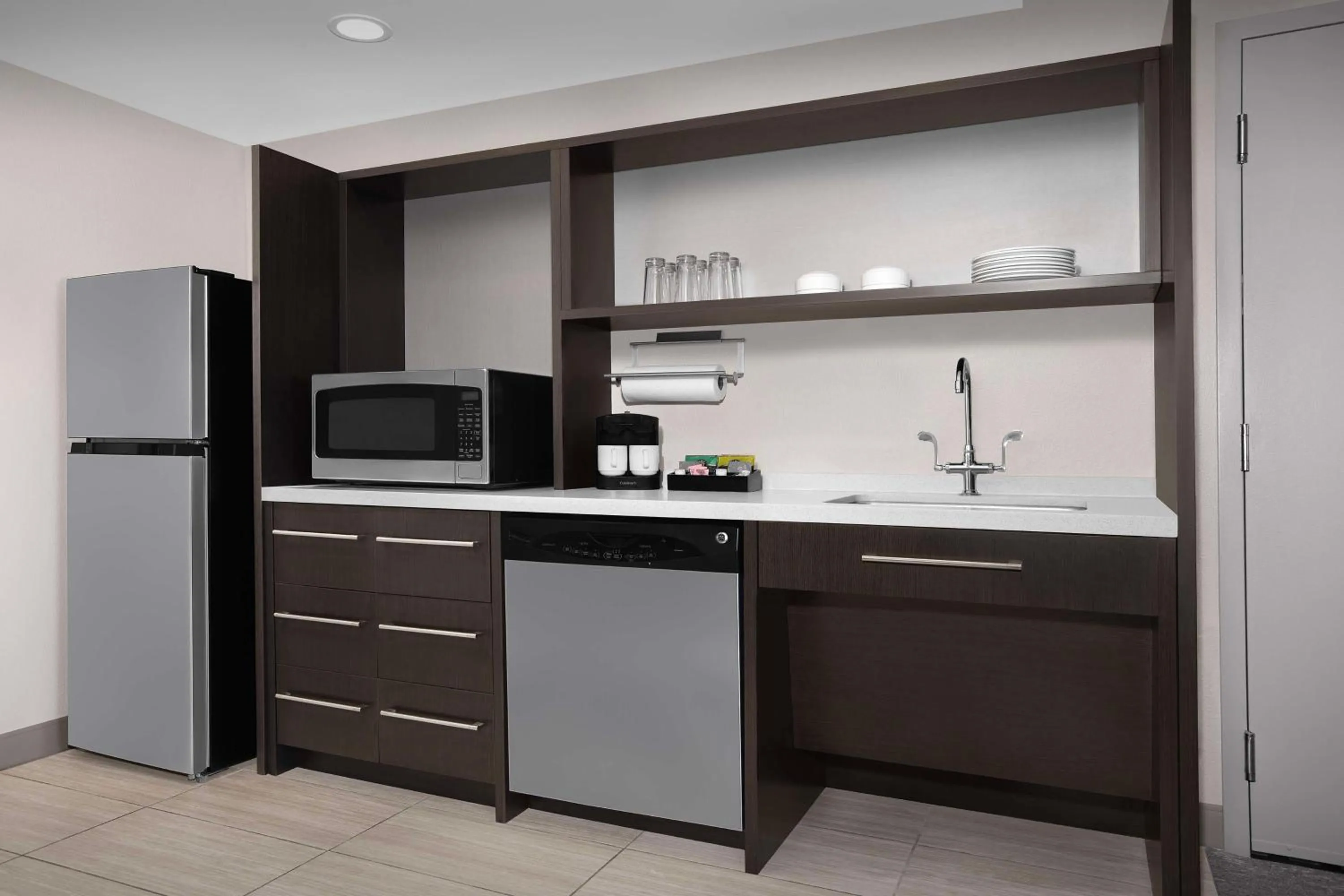 Kitchen or kitchenette in Home2 Suites by Hilton Pittsburgh - McCandless, PA