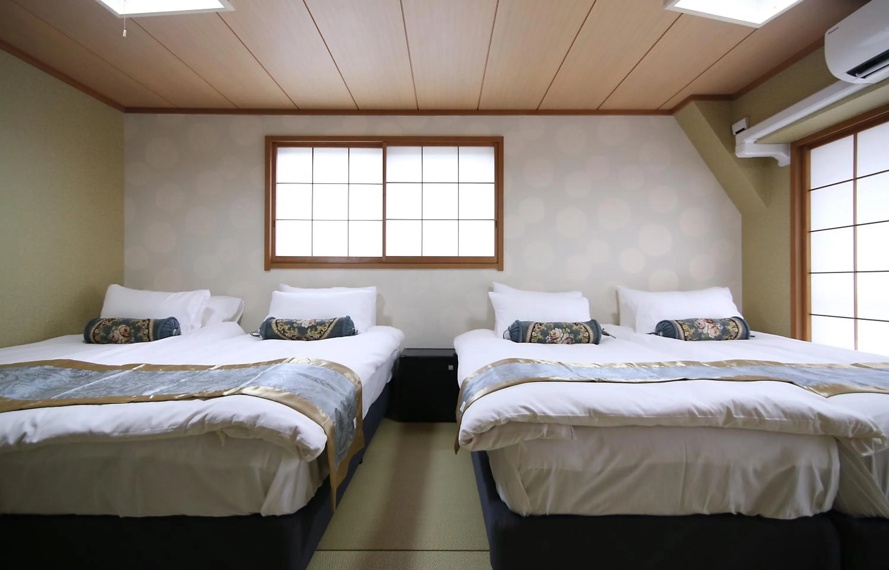 Bed in SHINJUKU GLOBAL HOTEL