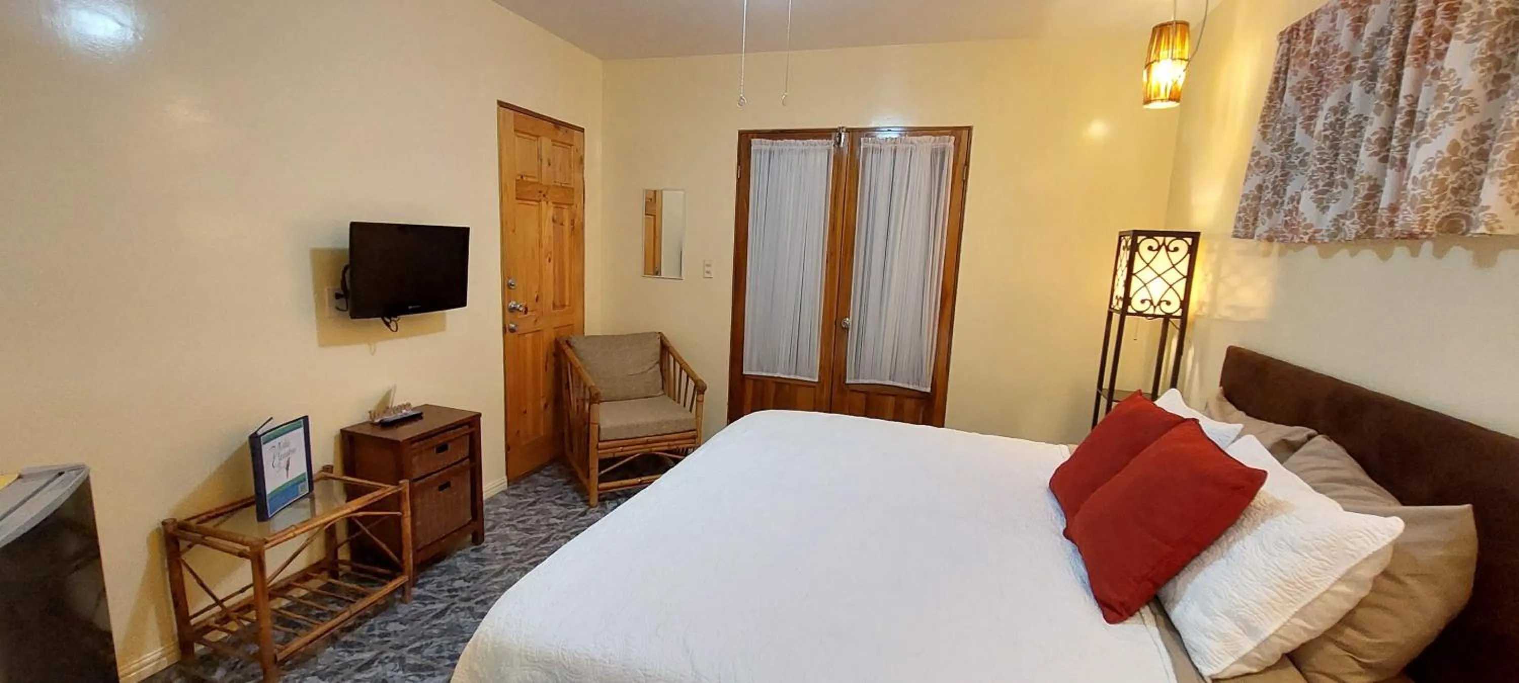 Photo of the whole room, Bed in Vista Canyon Inn