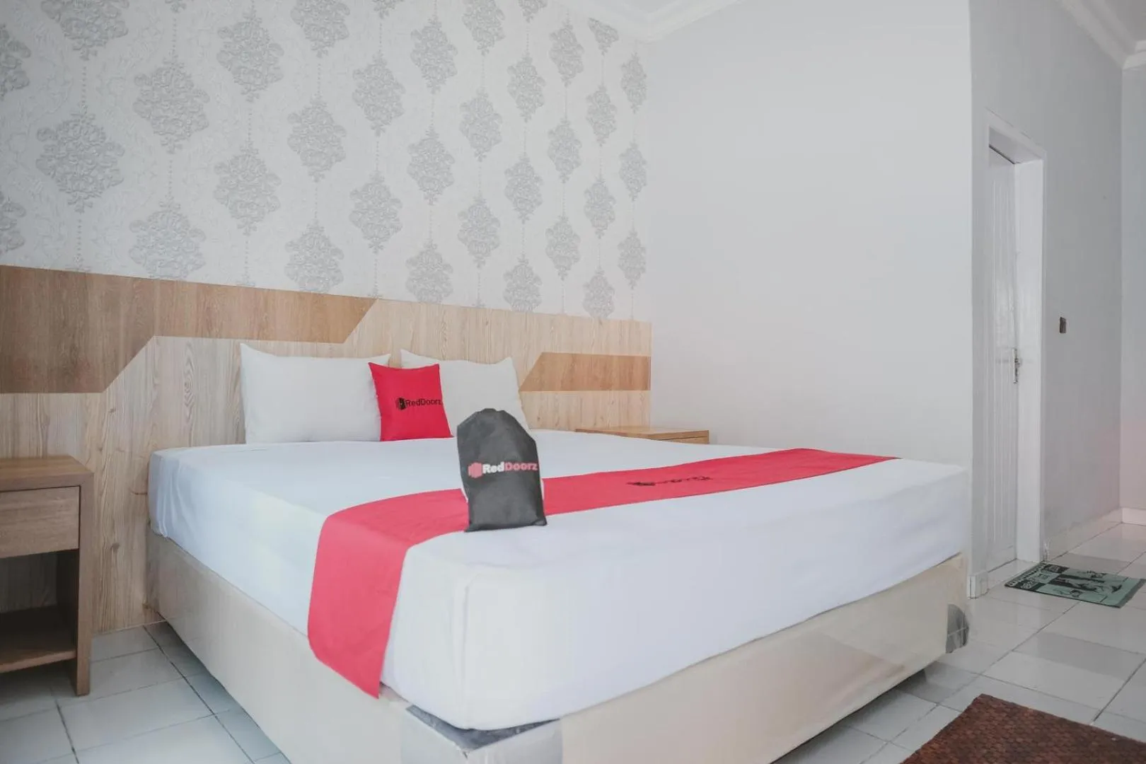 Bedroom in RedDoorz Syariah near RSUD Kolonel Abundjani Bangko