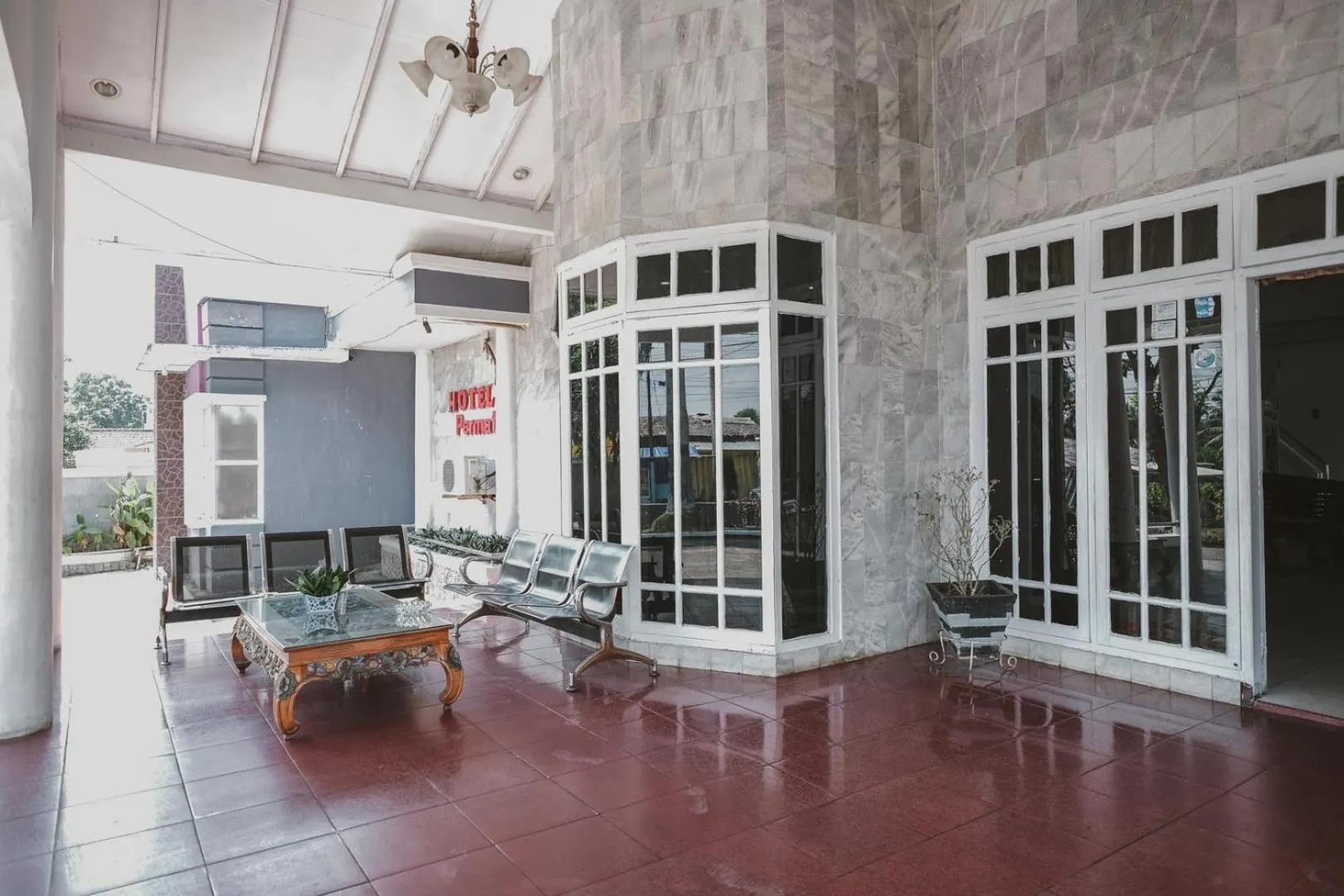 Facade/entrance in RedDoorz Syariah near RSUD Kolonel Abundjani Bangko