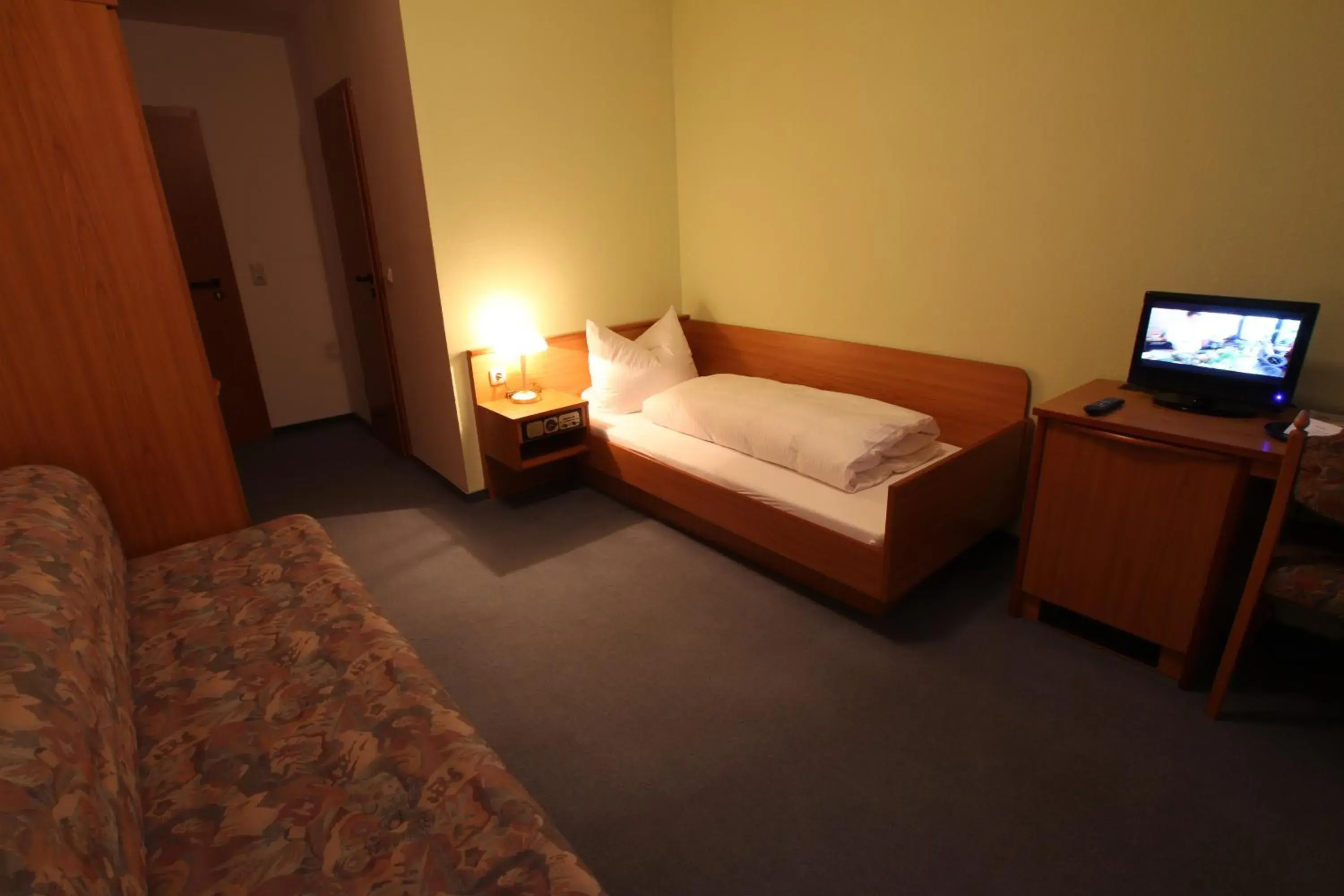 Single Room - single occupancy in Hotel Weisse Taube Single Room - single occupancy in Hotel Weisse Taube