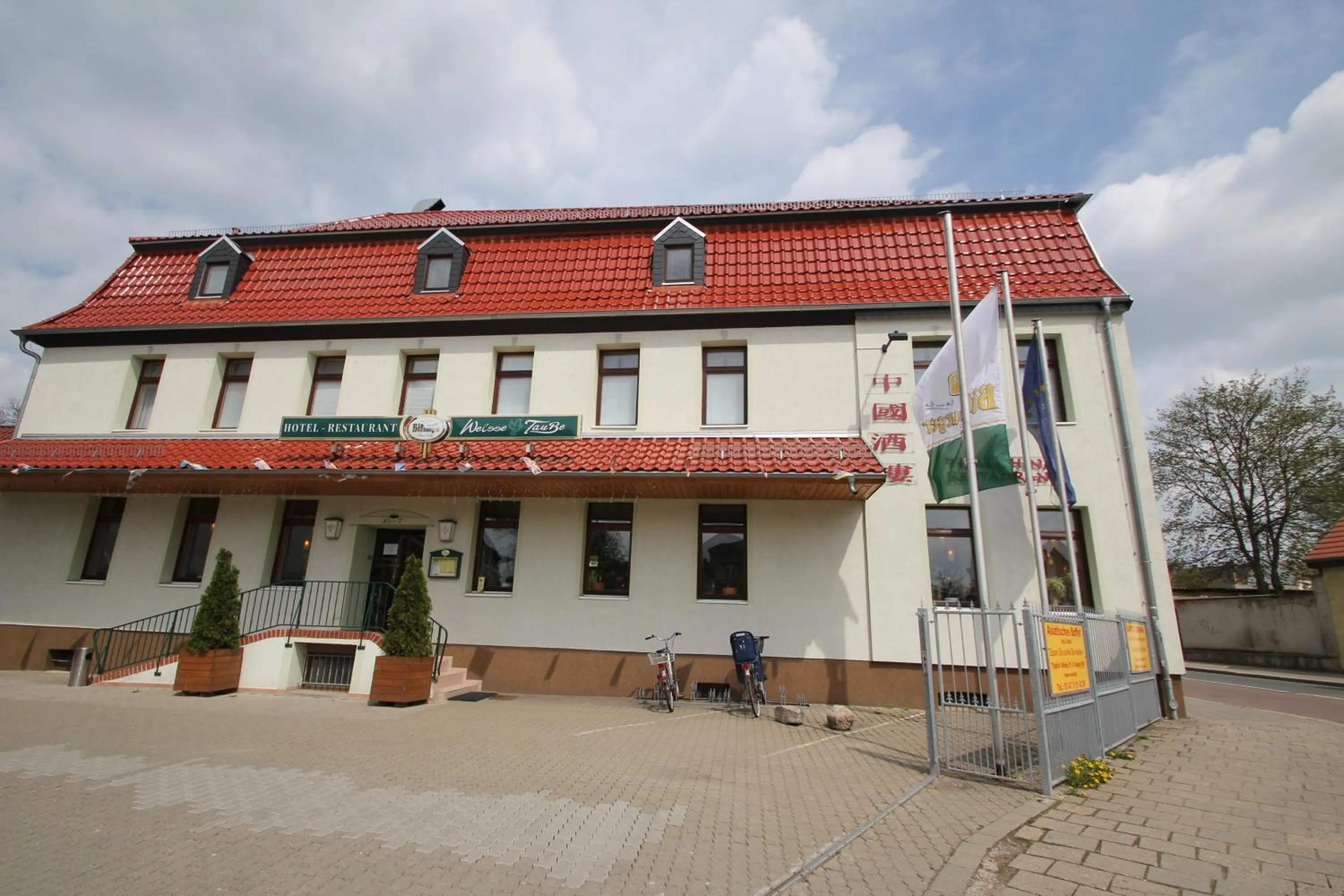 Property building in Hotel Weisse Taube