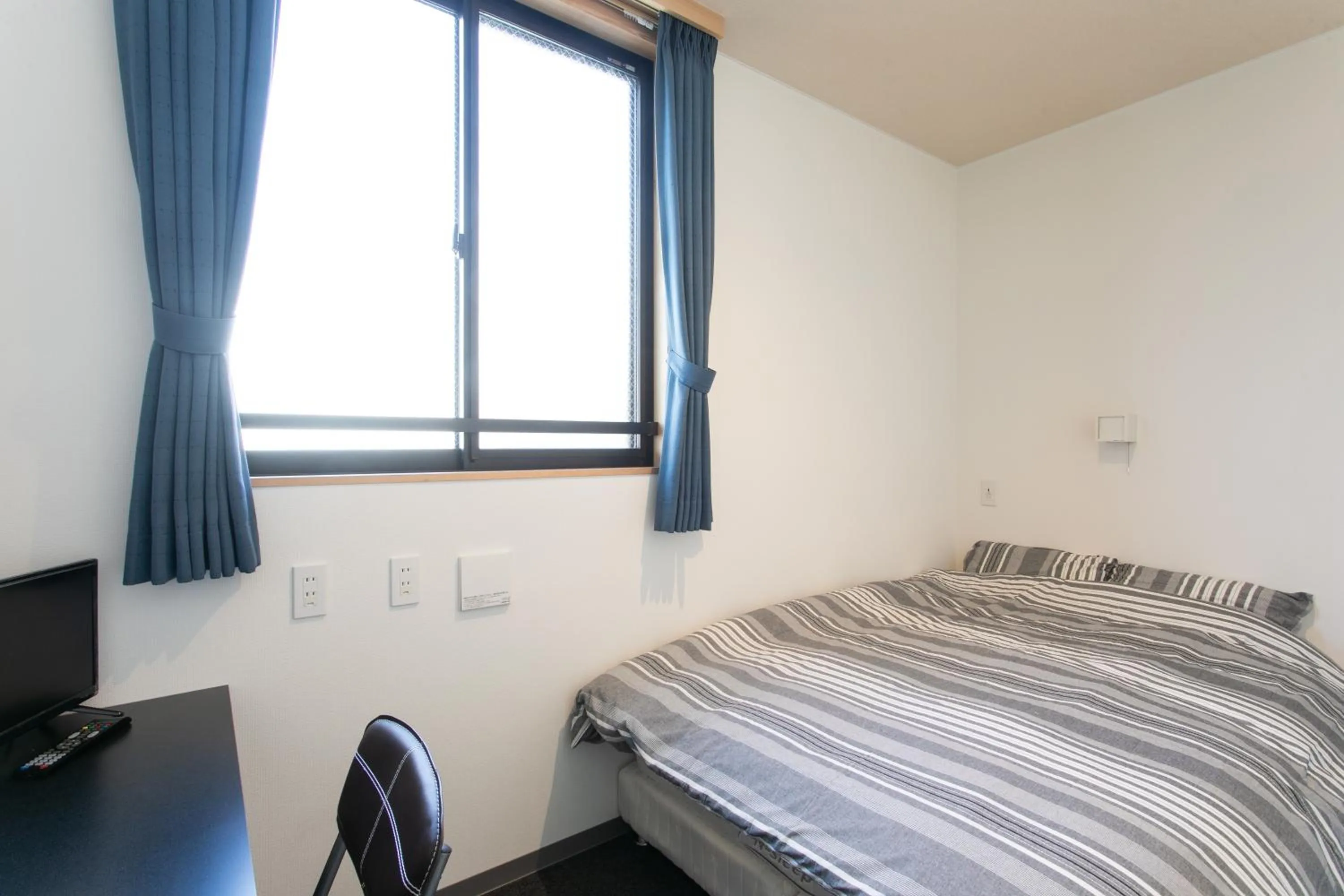 Bedroom, Bed in Hostel Takeyado