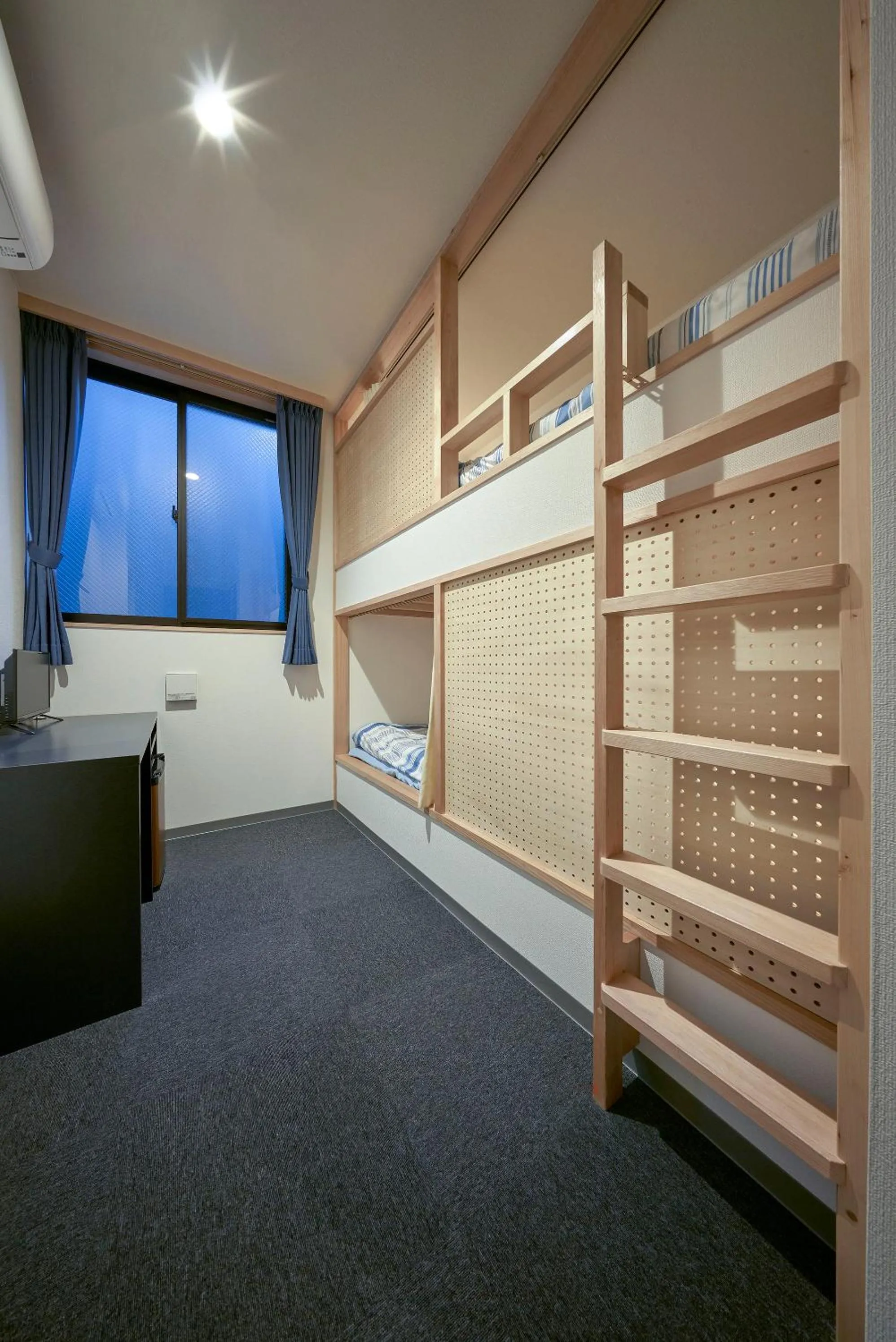 bunk bed in Hostel Takeyado