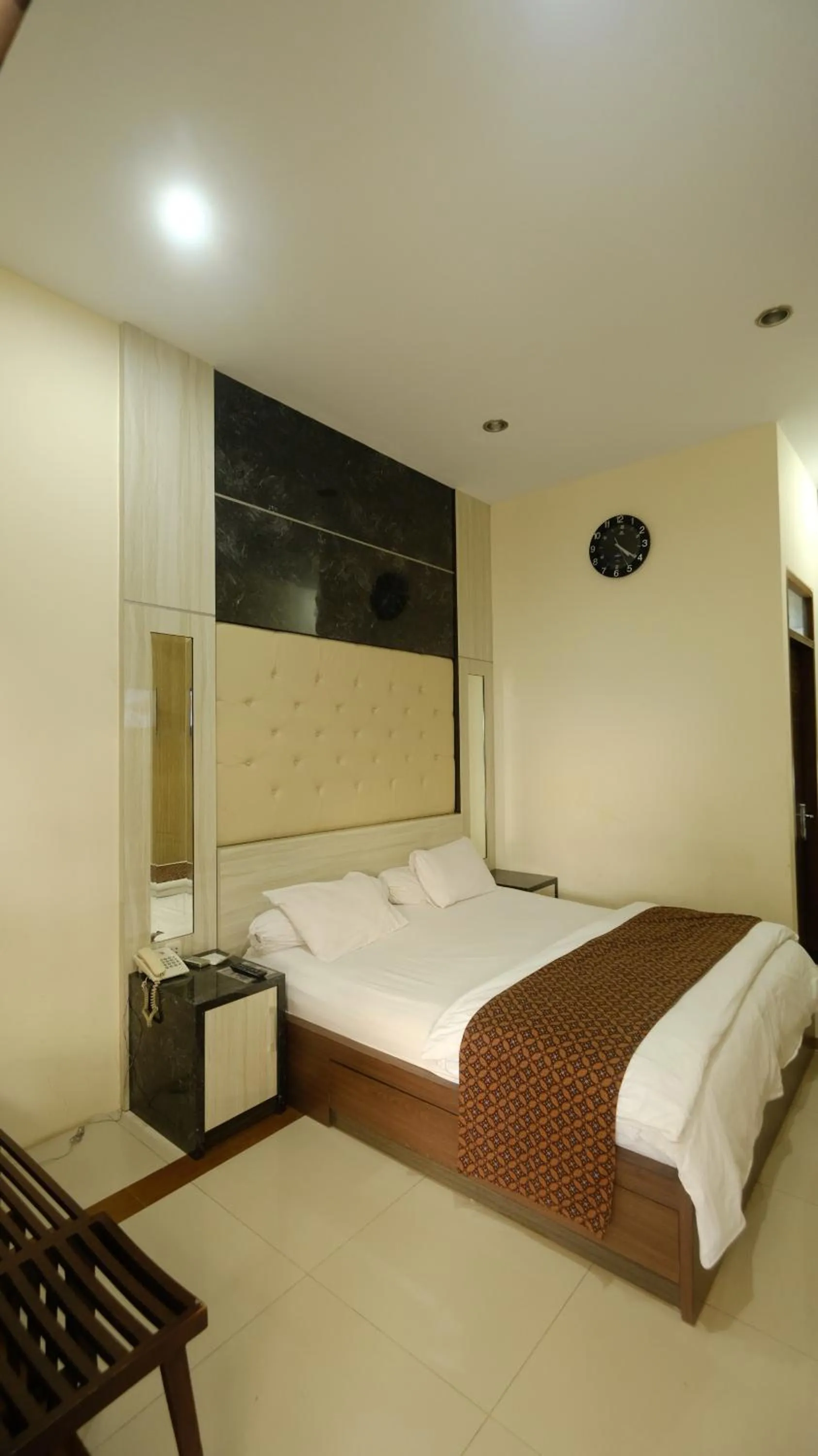 Bedroom, Bed in griya desa hotel & pool