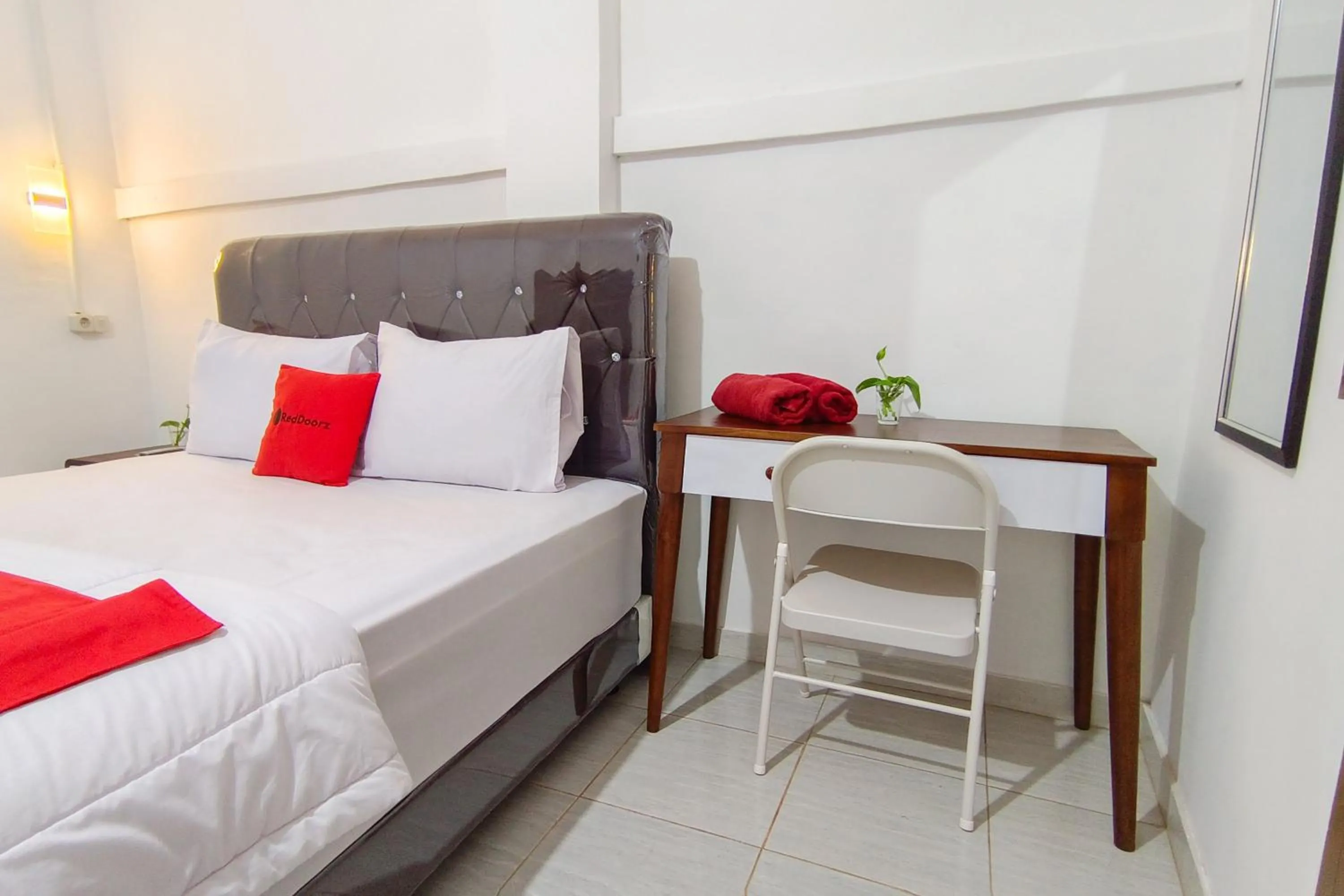 Bed in RedDoorz at Kubu Selem Lampung