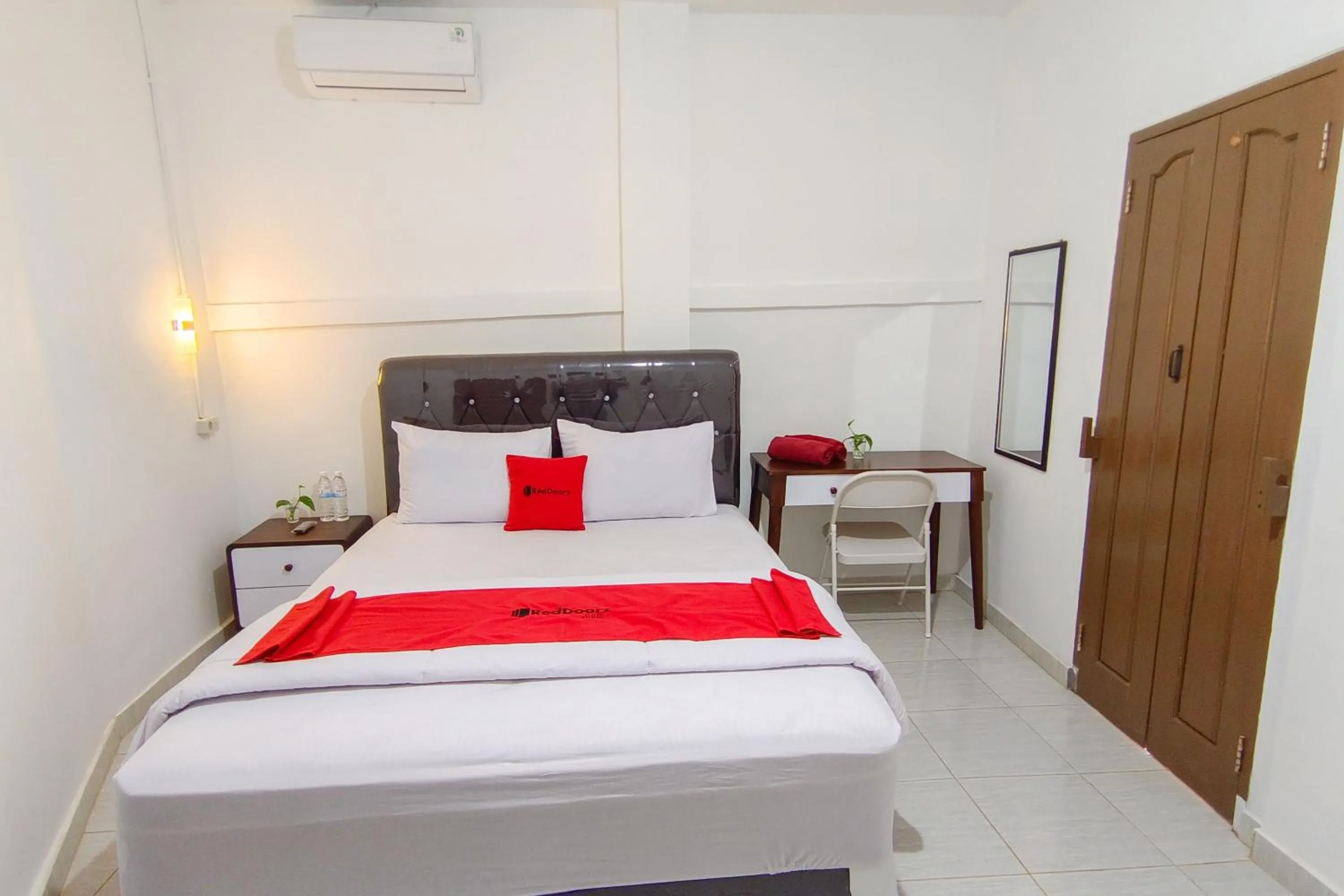 Bed in RedDoorz at Kubu Selem Lampung