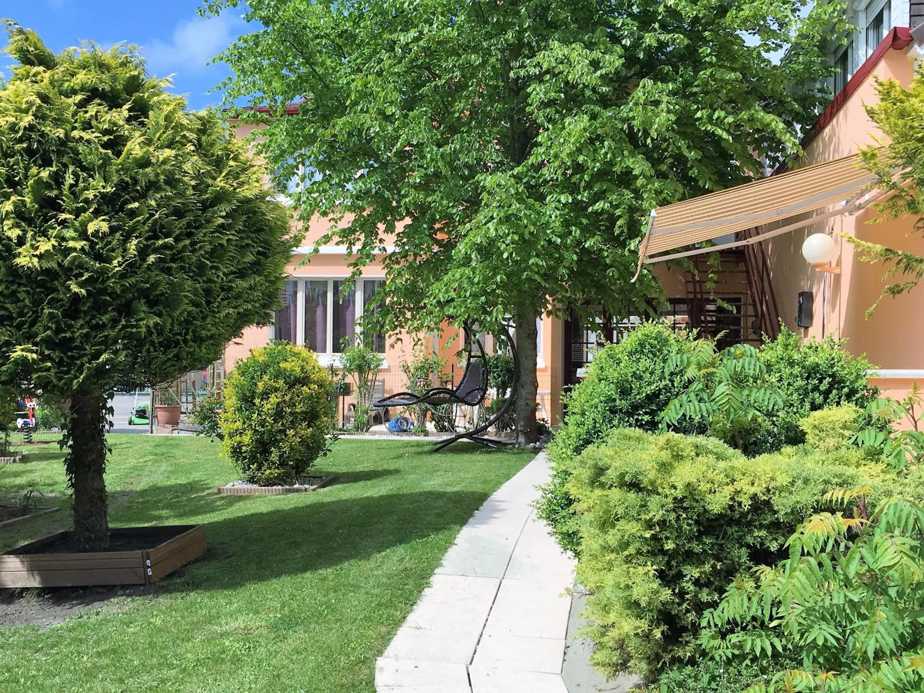 Day in Hôtel et Appart 'hôtel Chez Gino ETAPLES-Le Touquet