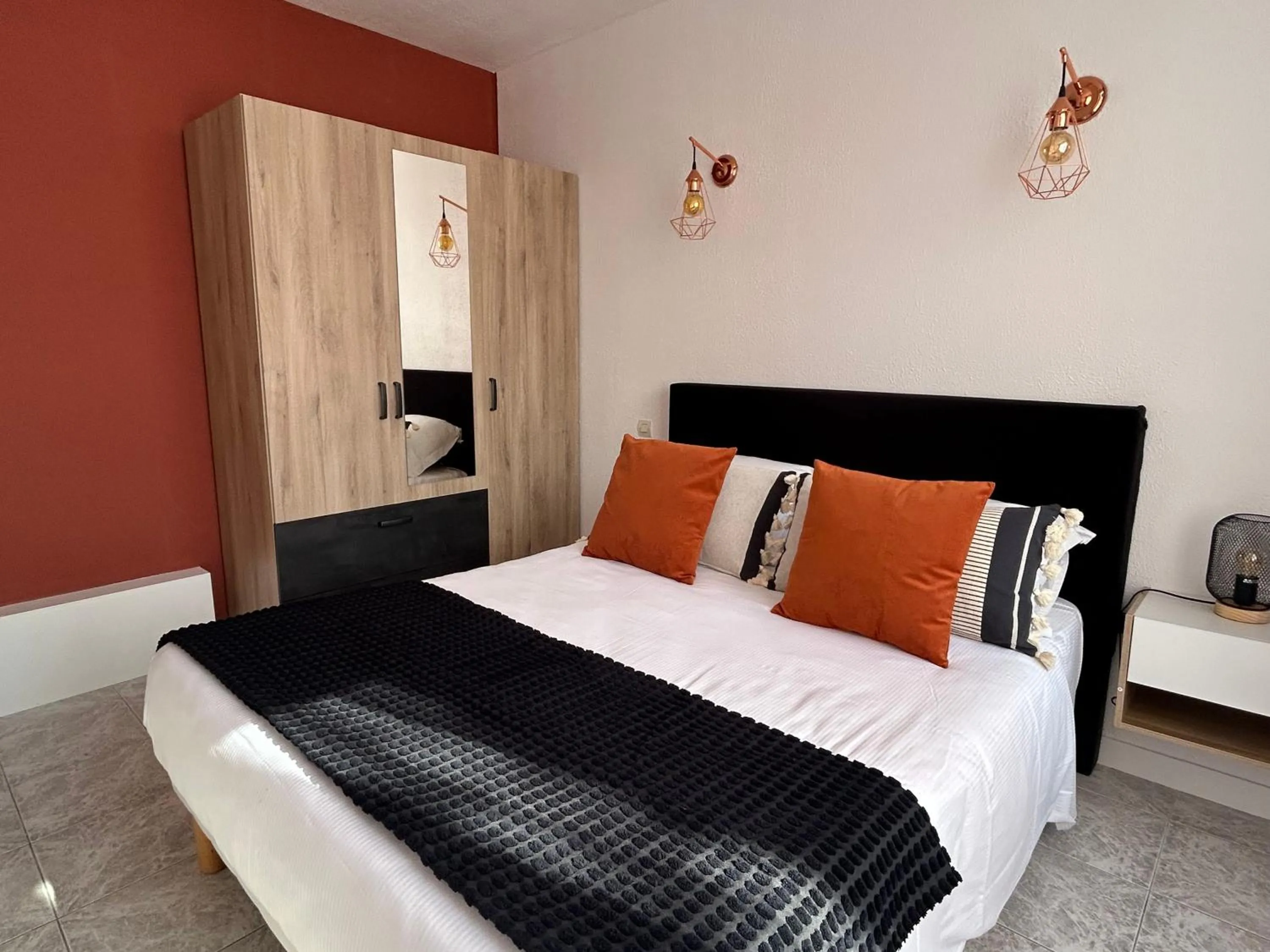 Photo of the whole room, Bed in Hôtel et Appart 'hôtel Chez Gino ETAPLES-Le Touquet