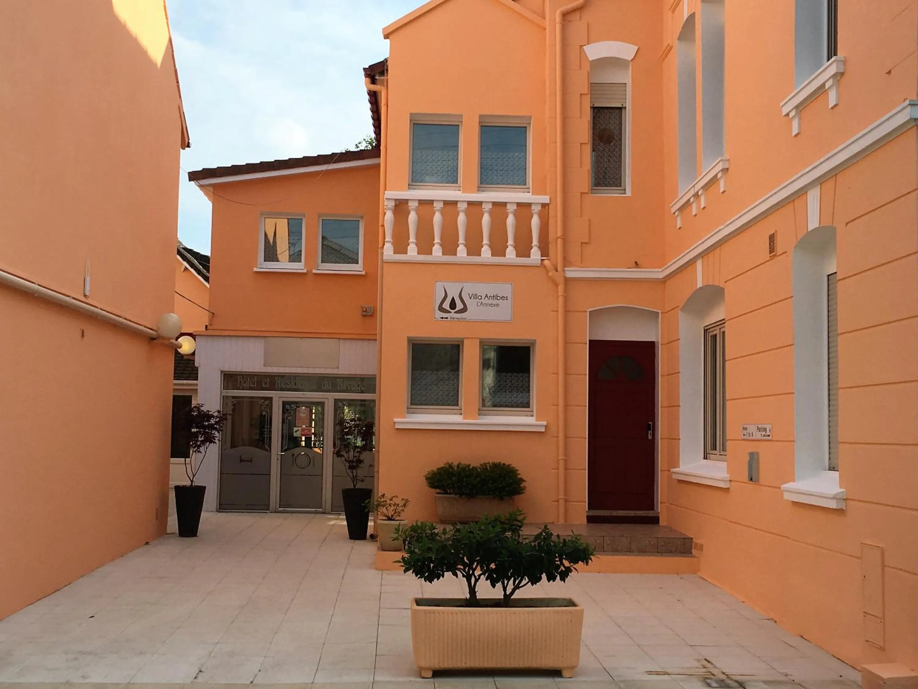 Facade/entrance in Hôtel et Appart 'hôtel Chez Gino ETAPLES-Le Touquet