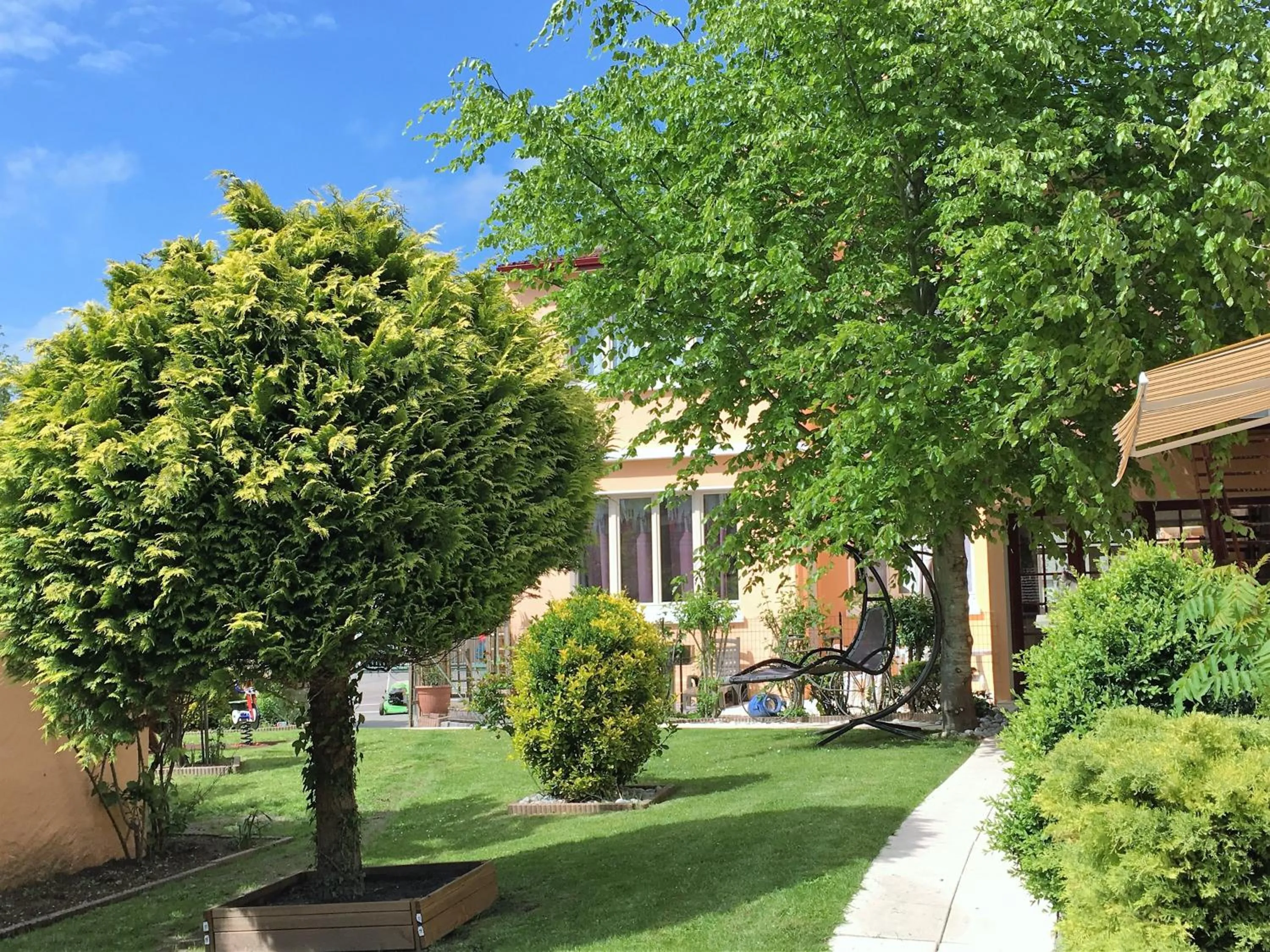 Garden in Hôtel et Appart 'hôtel Chez Gino ETAPLES-Le Touquet