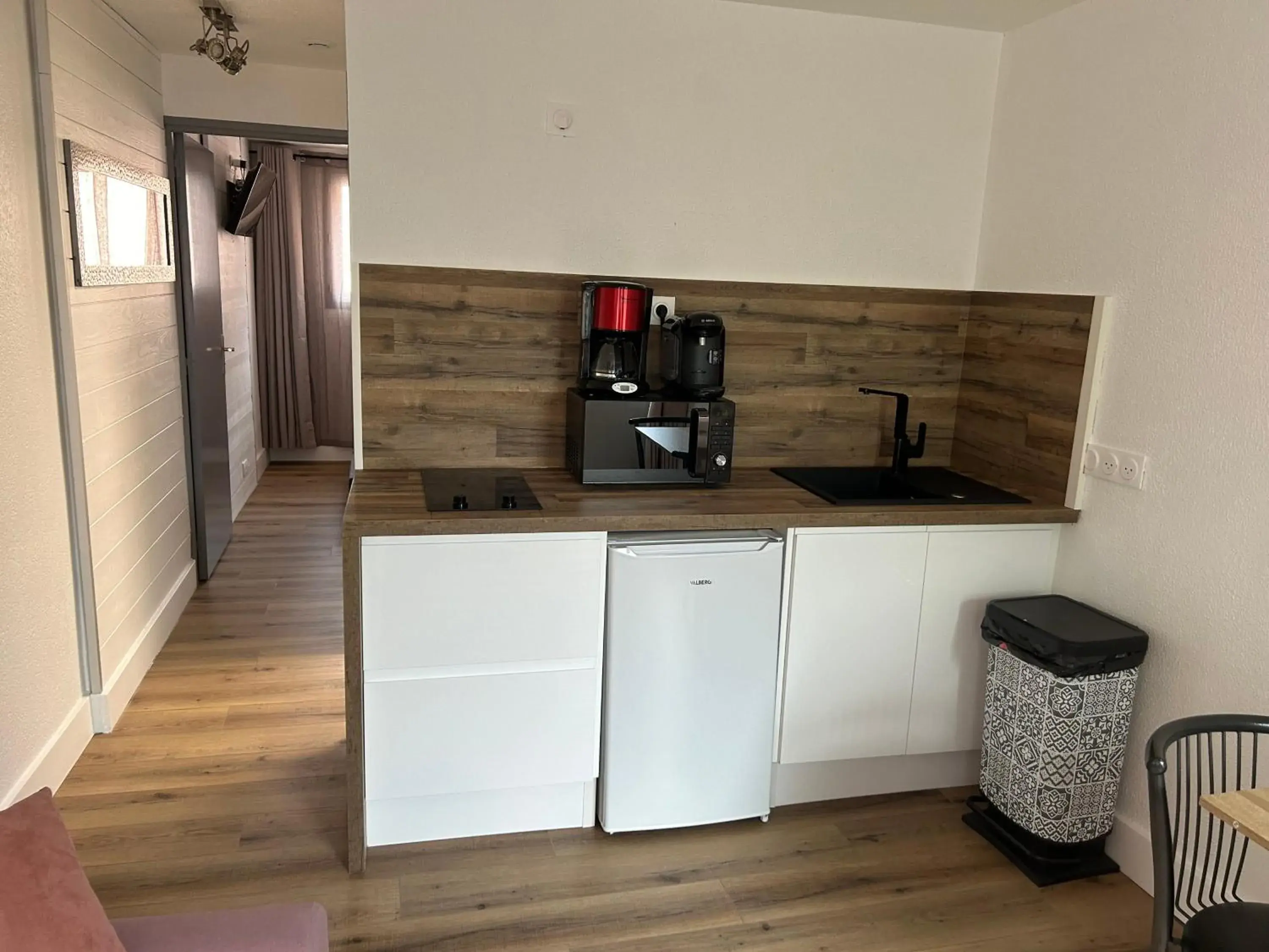 Apartment (3 Adults) in Hôtel et Appart 'hôtel Chez Gino ETAPLES-Le Touquet Apartment (3 Adults) in Hôtel et Appart 'hôtel Chez Gino ETAPLES-Le Touquet