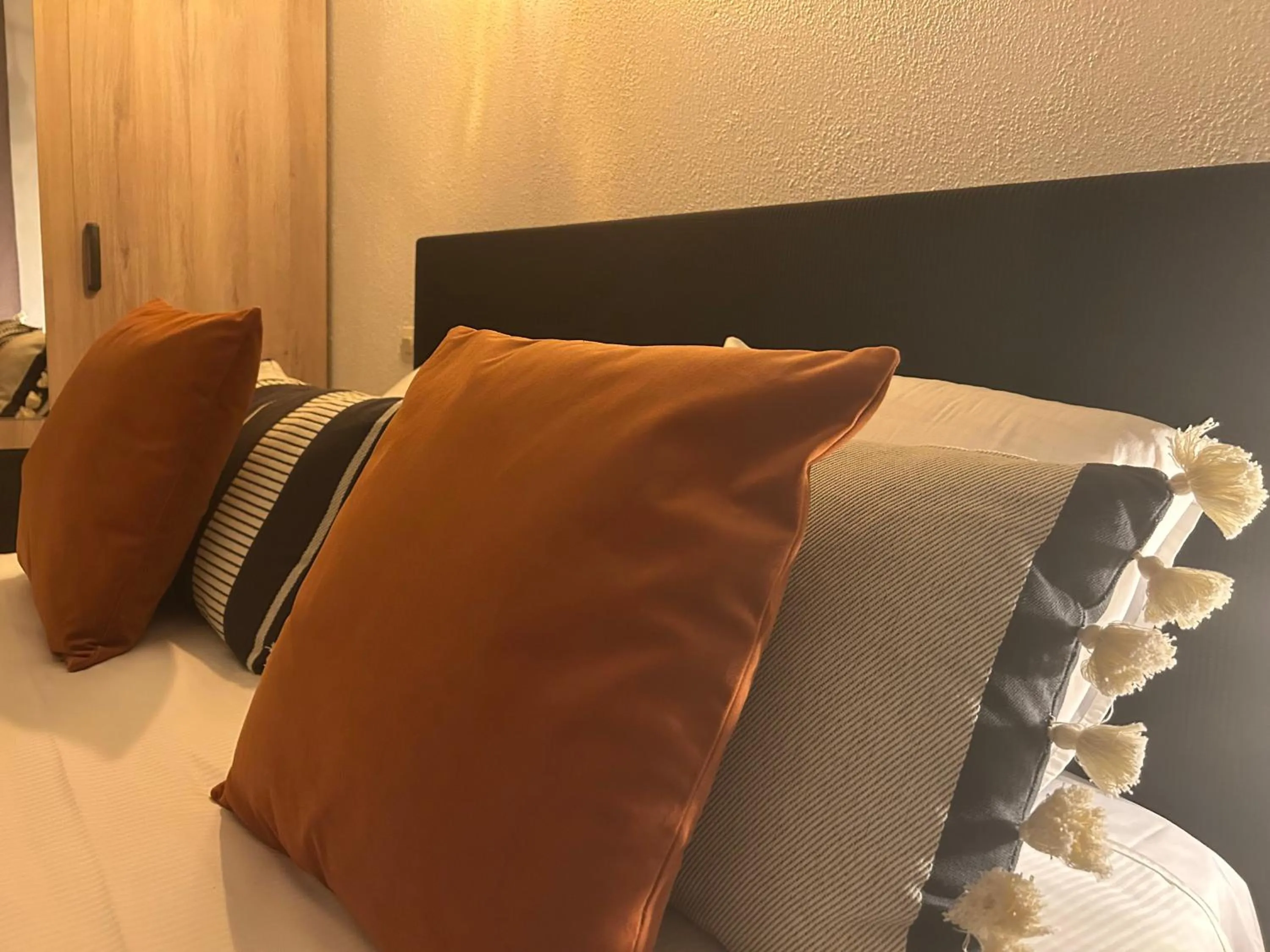 Bed in Hôtel et Appart 'hôtel Chez Gino ETAPLES-Le Touquet