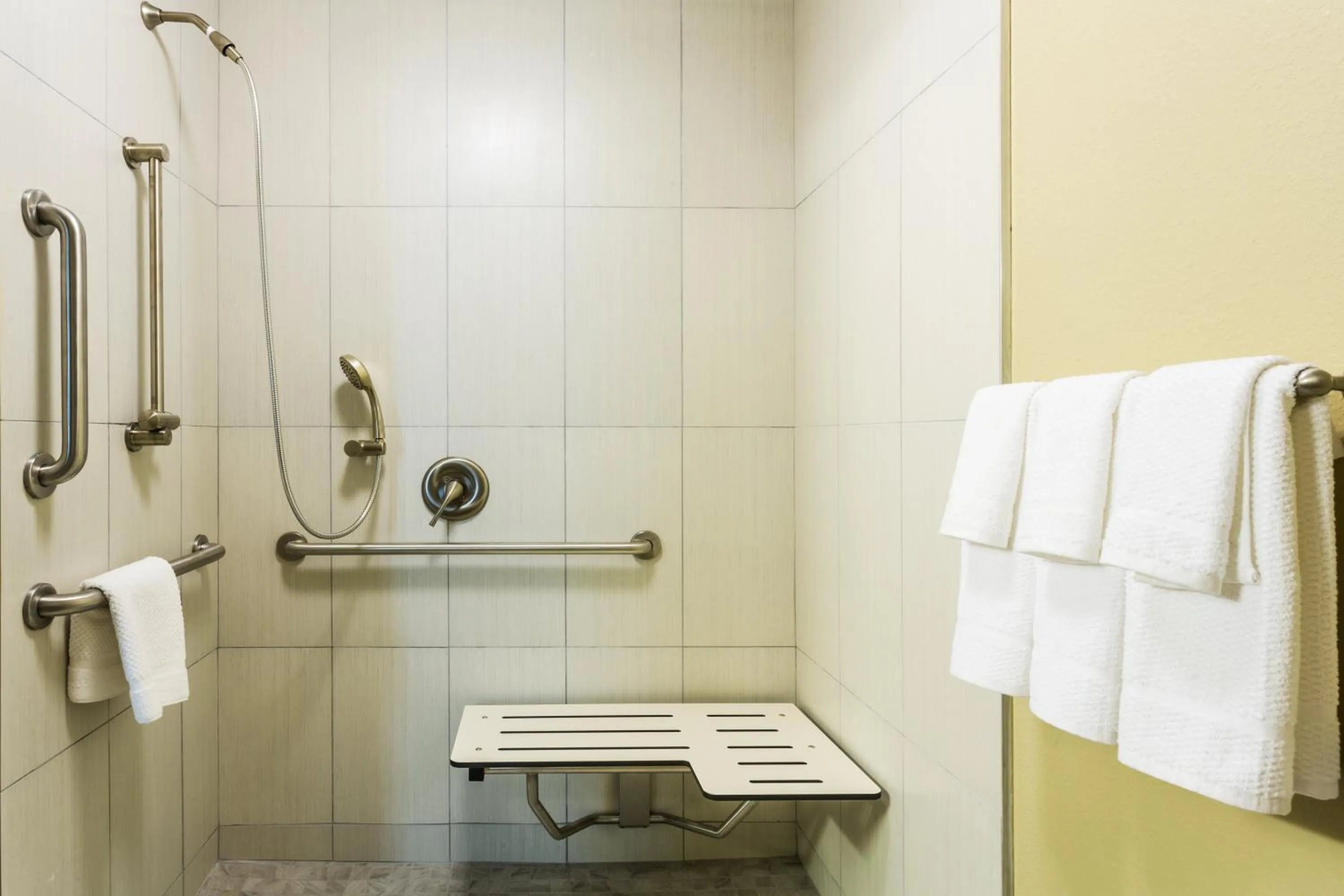 Photo of the whole room in Staybridge Suites Atlanta Airport