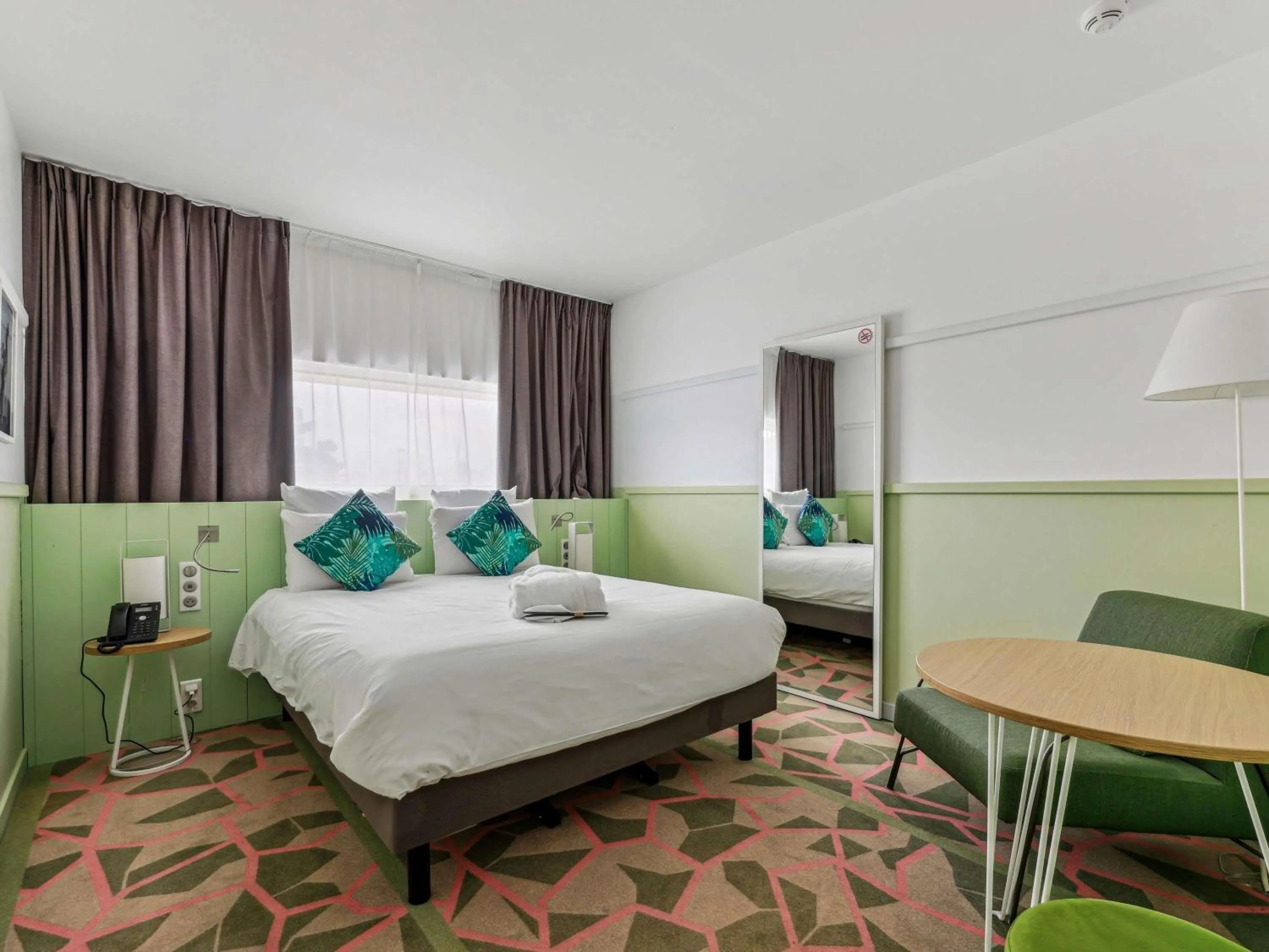 Bedroom, Bed in Mercure Paris Orly Airport
