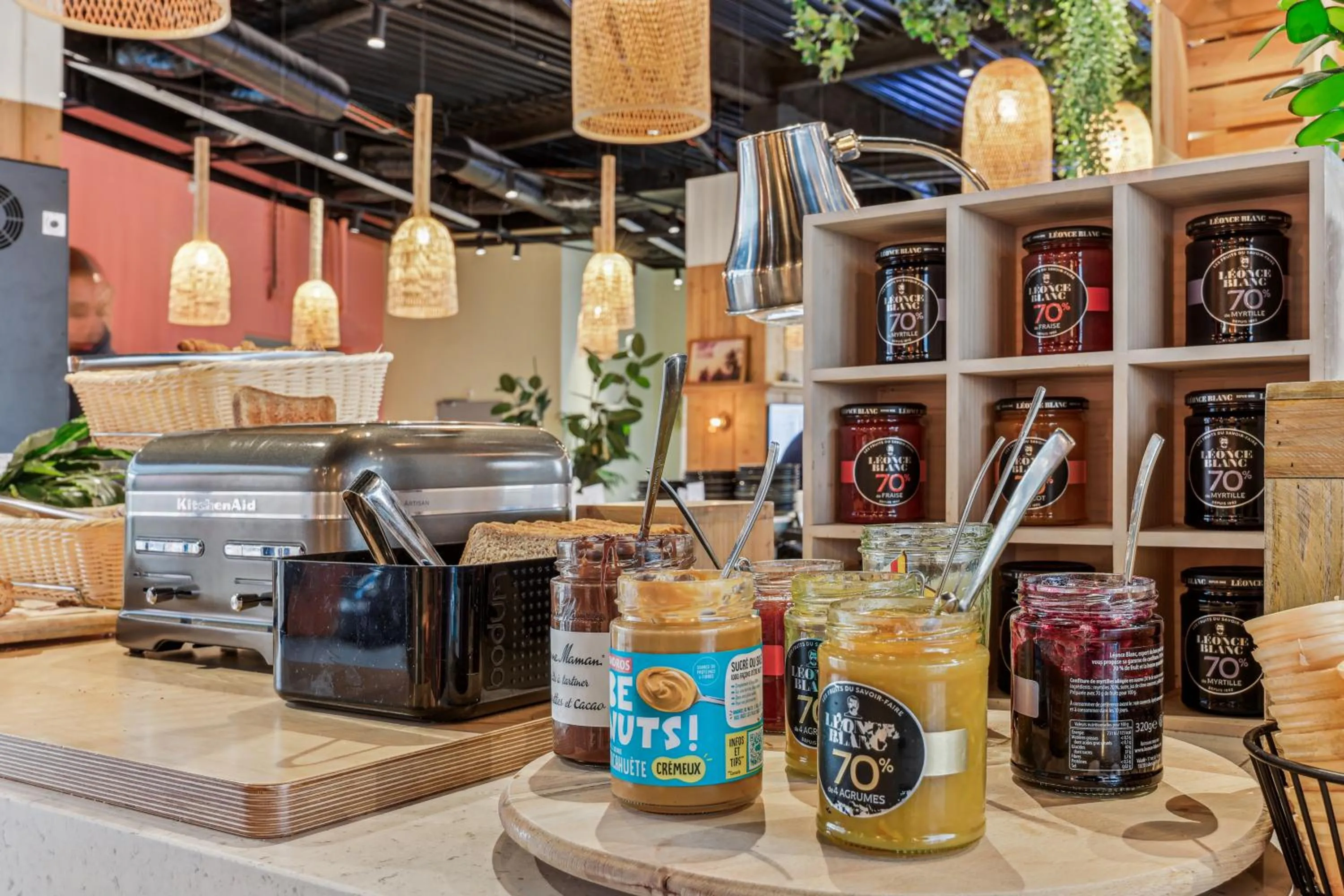 Breakfast in Mercure Paris Orly Airport